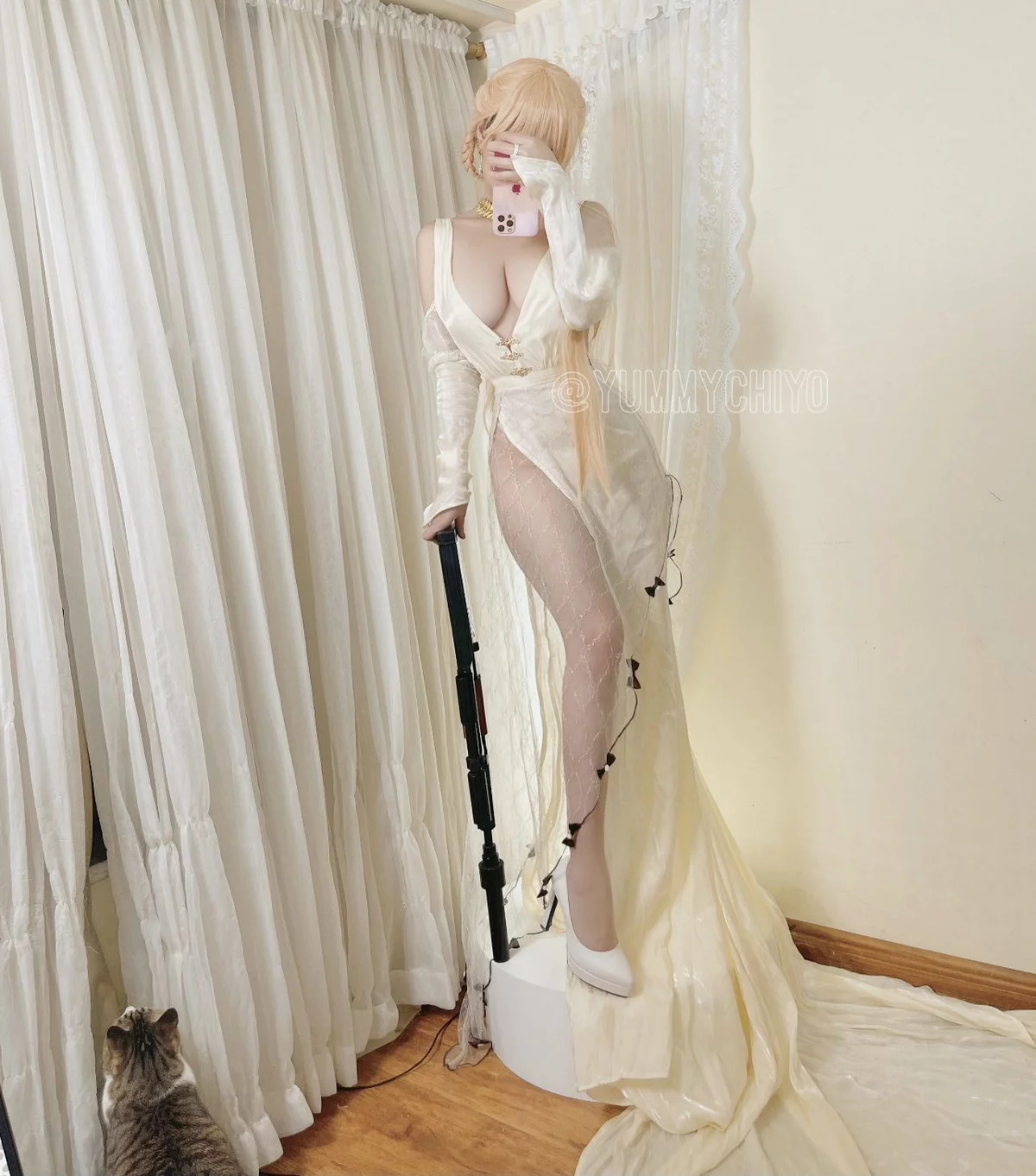 动漫博主小仓千代w-Twitter合集精选主题性感多套服饰+自拍系列迷人诱惑写真350P