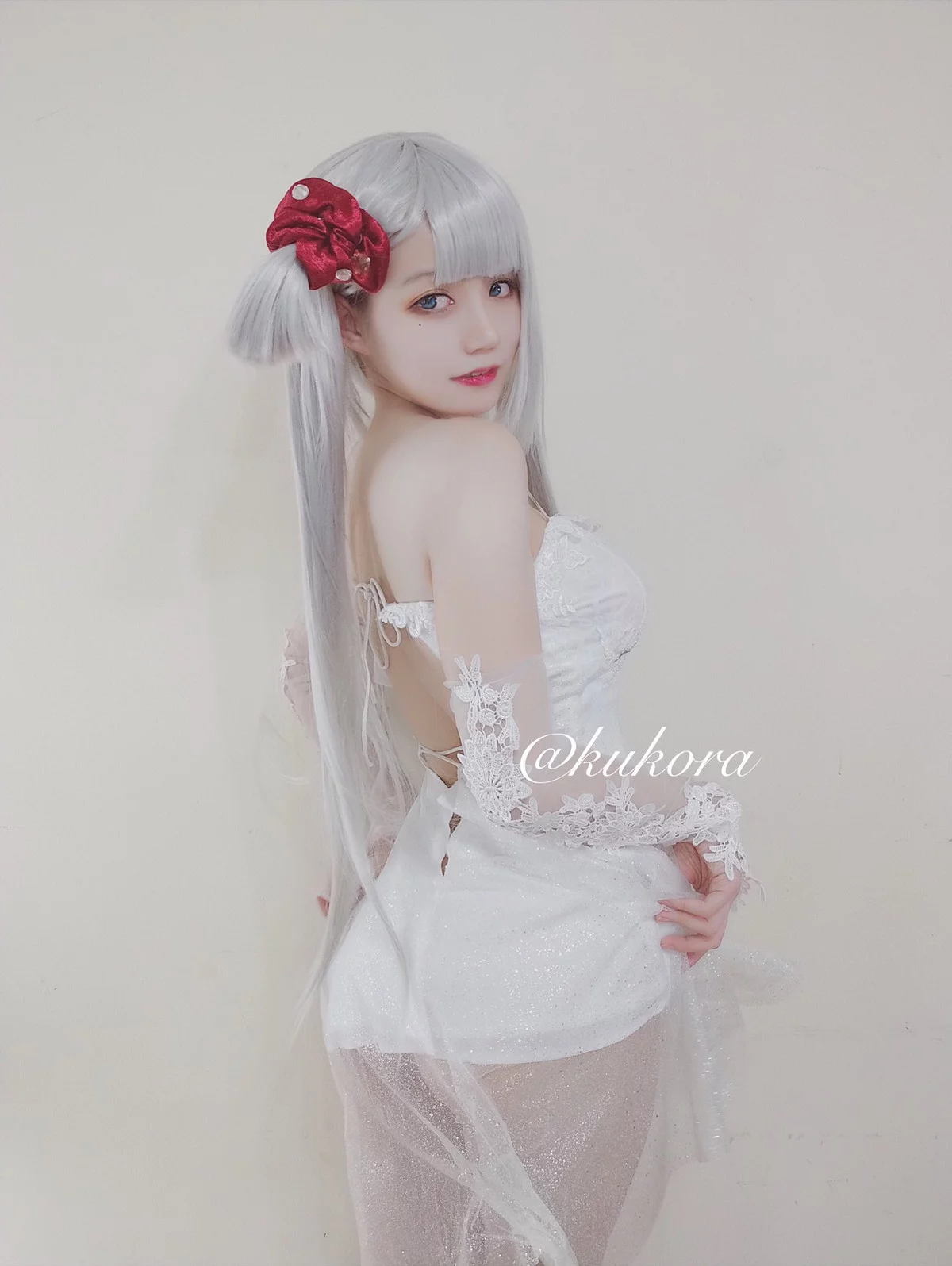 动漫博主小仓千代w-Twitter合集精选主题性感多套服饰+自拍系列迷人诱惑写真350P