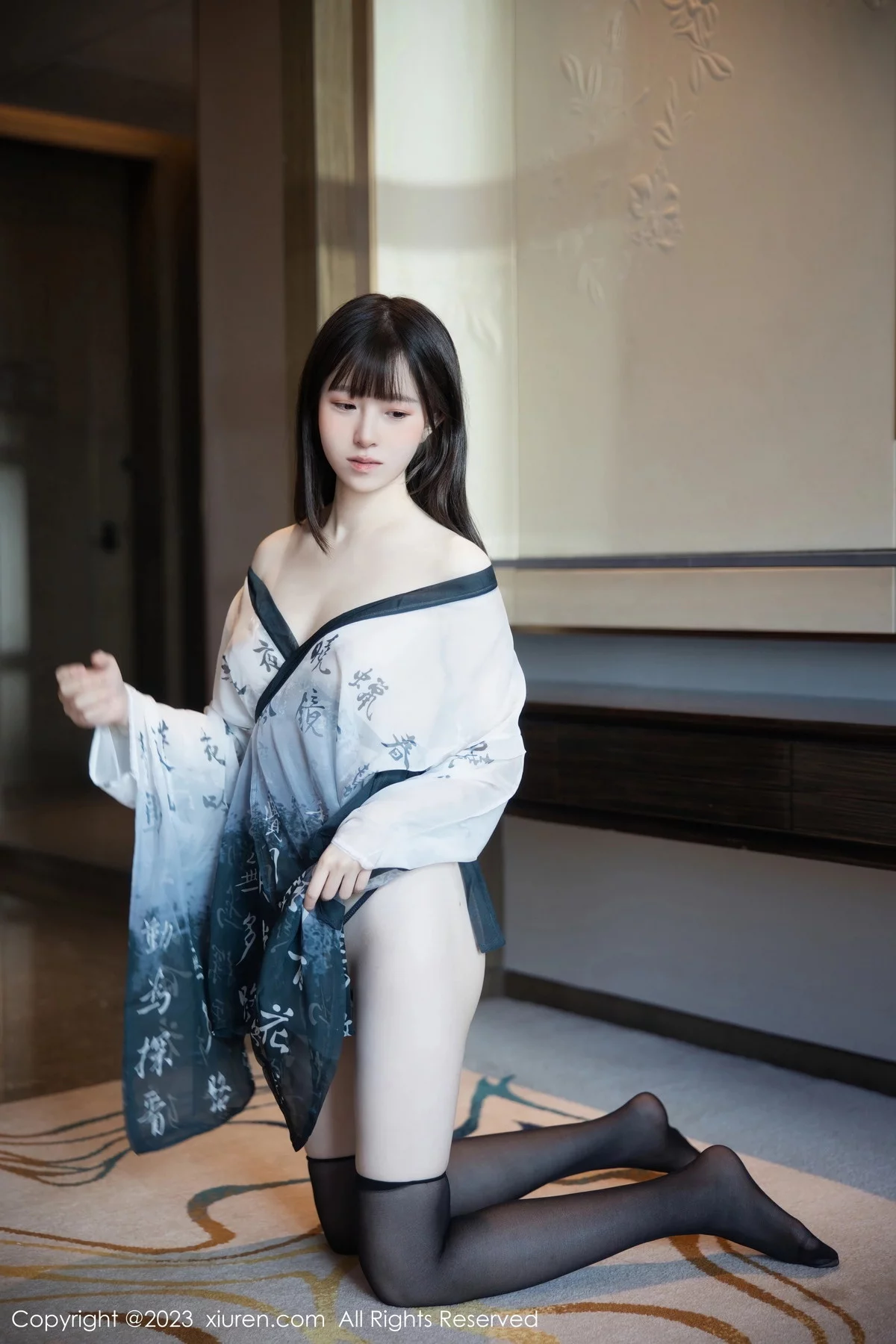XiuRen第7459期_模特林悠悠性感黑白薄纱古装服饰配黑丝袜秀曼妙身姿诱惑写真84P