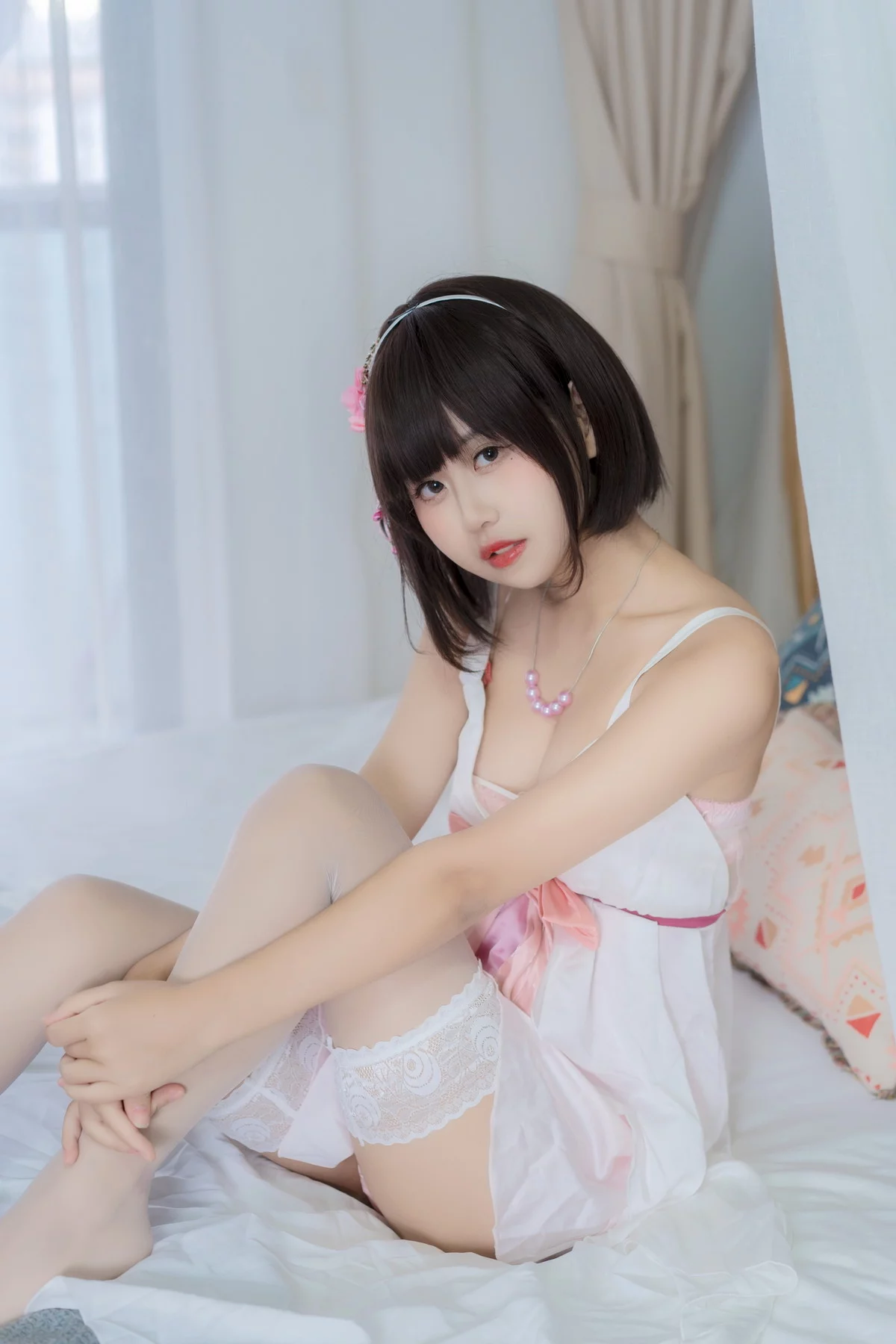 阳光美少女萌芽儿o0加藤惠睡衣+内衣主题脱白色睡衣露性感粉色内衣完美诱惑写真28P