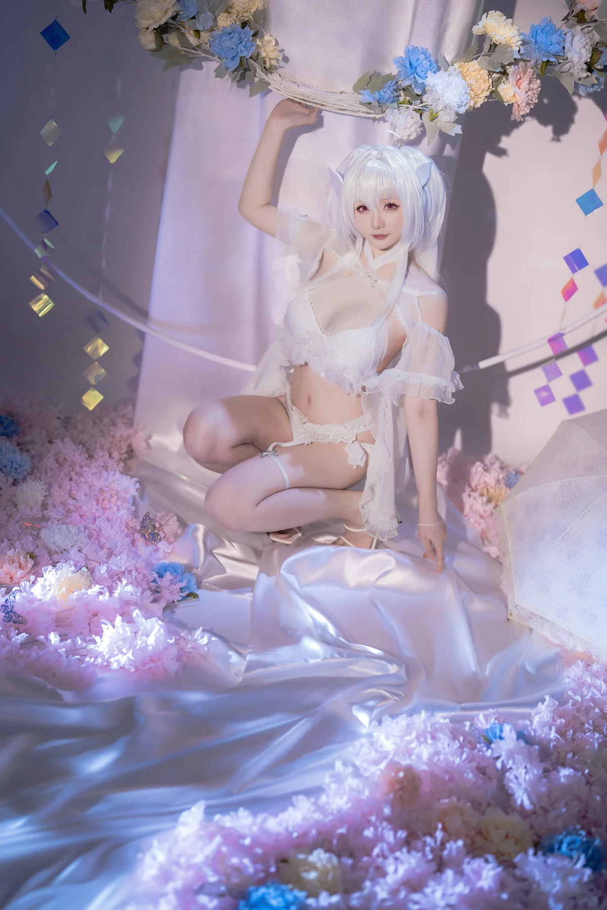 Coser小姐姐星之迟迟阿瓦隆女士主题性感精灵装扮白色内衣秀完美身材诱惑写真32P