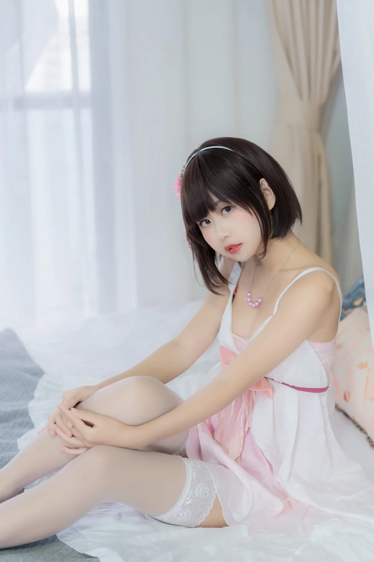 阳光美少女萌芽儿o0加藤惠睡衣+内衣主题脱白色睡衣露性感粉色内衣完美诱惑写真28P