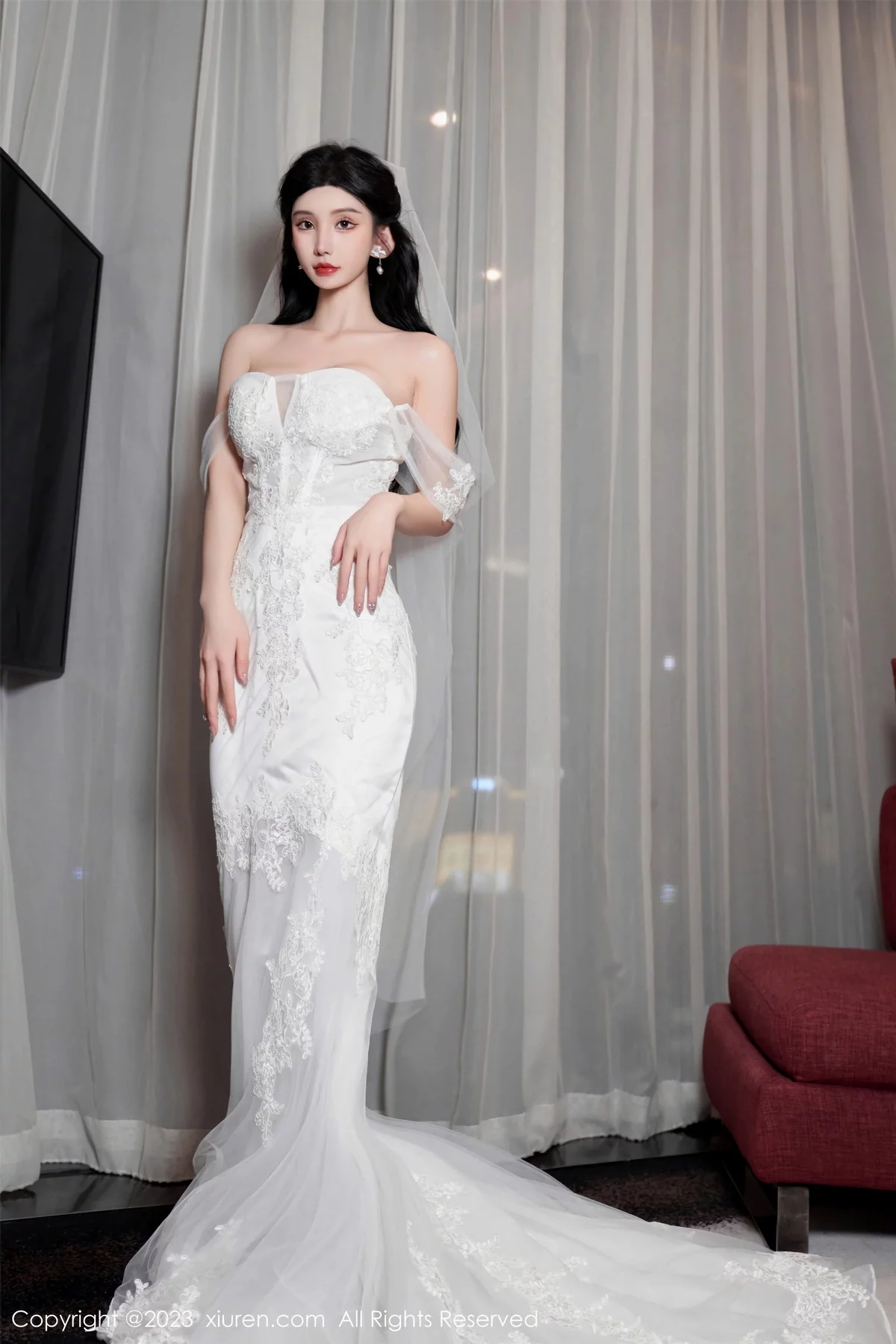 XiuRen第7463期_女神周于希Sally性感白色婚纱+白色蕾丝情趣服饰完美诱惑写真100P
