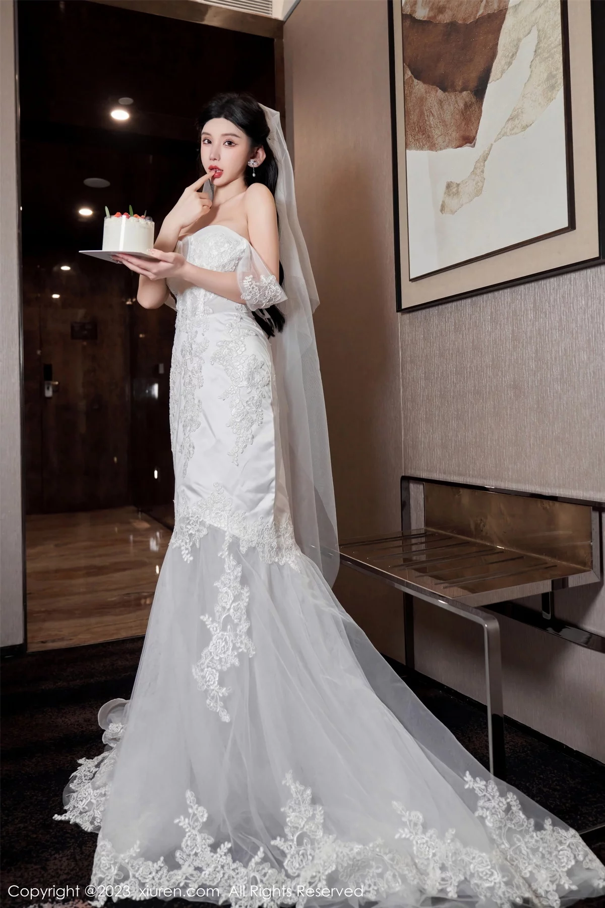 XiuRen第7463期_女神周于希Sally性感白色婚纱+白色蕾丝情趣服饰完美诱惑写真100P