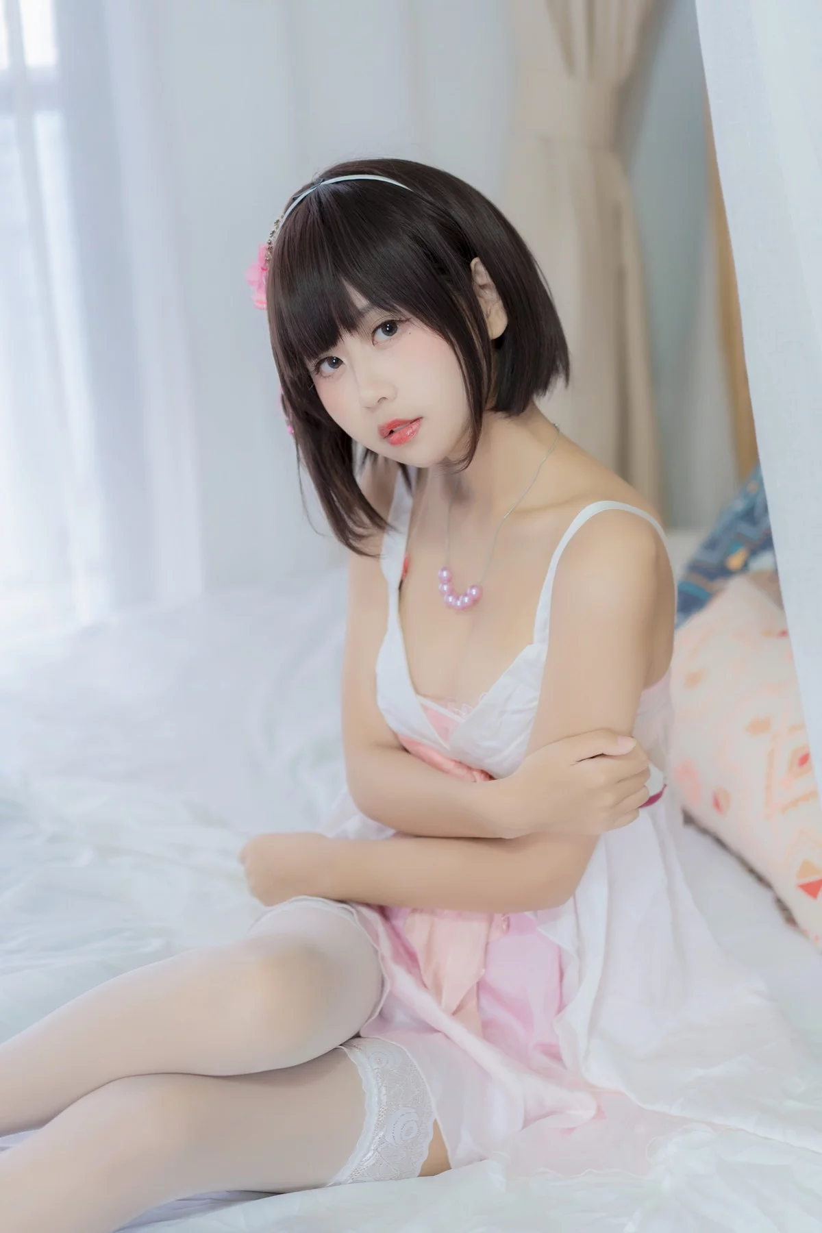 阳光美少女萌芽儿o0加藤惠睡衣+内衣主题脱白色睡衣露性感粉色内衣完美诱惑写真28P
