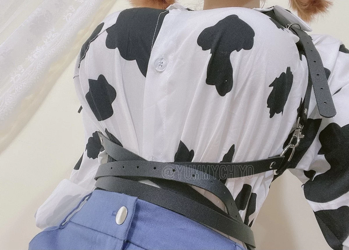 动漫博主小仓千代w-Twitter合集精选主题性感多套服饰+自拍系列迷人诱惑写真350P