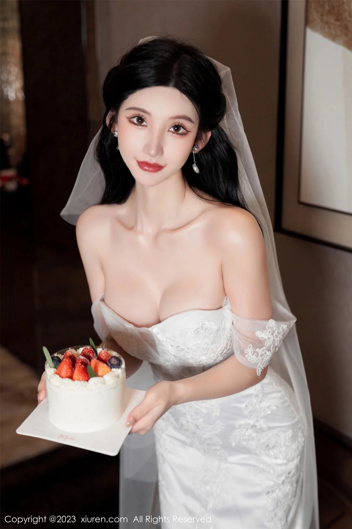 XiuRen第7463期_女神周于希Sally性感白色婚纱+白色蕾丝情趣服饰完美诱惑写真100P