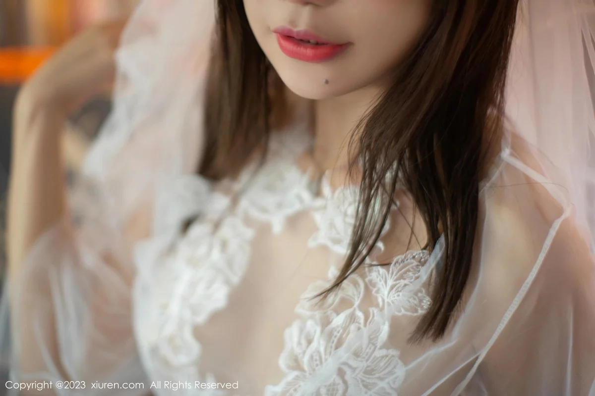 XiuRen第7456期_模特绮里嘉ula性感白色婚纱服饰配白色丝袜秀惹火身材诱惑写真80P