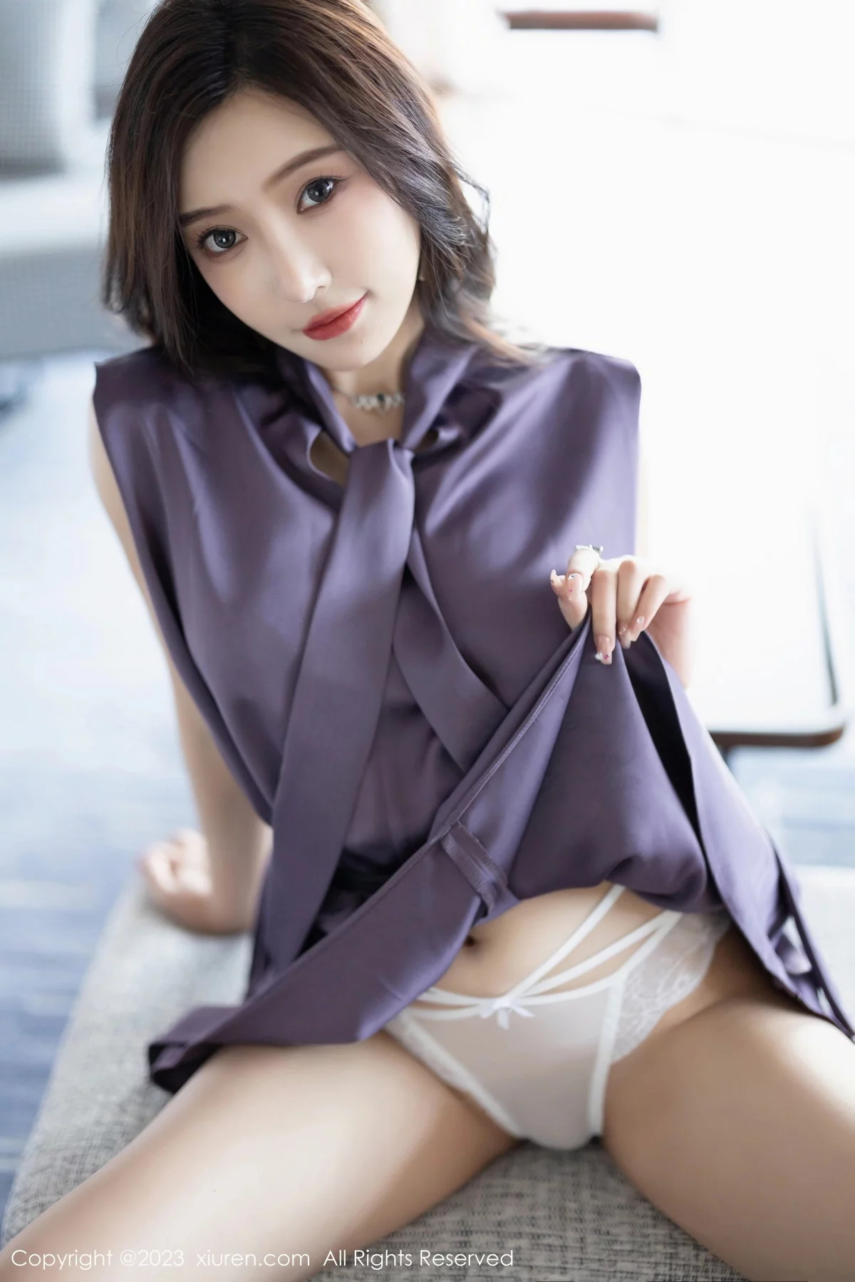 XiuRen第7462期_女神王馨瑶yanni脱紫色上衣露性感白色蕾丝内衣完美诱惑写真80P