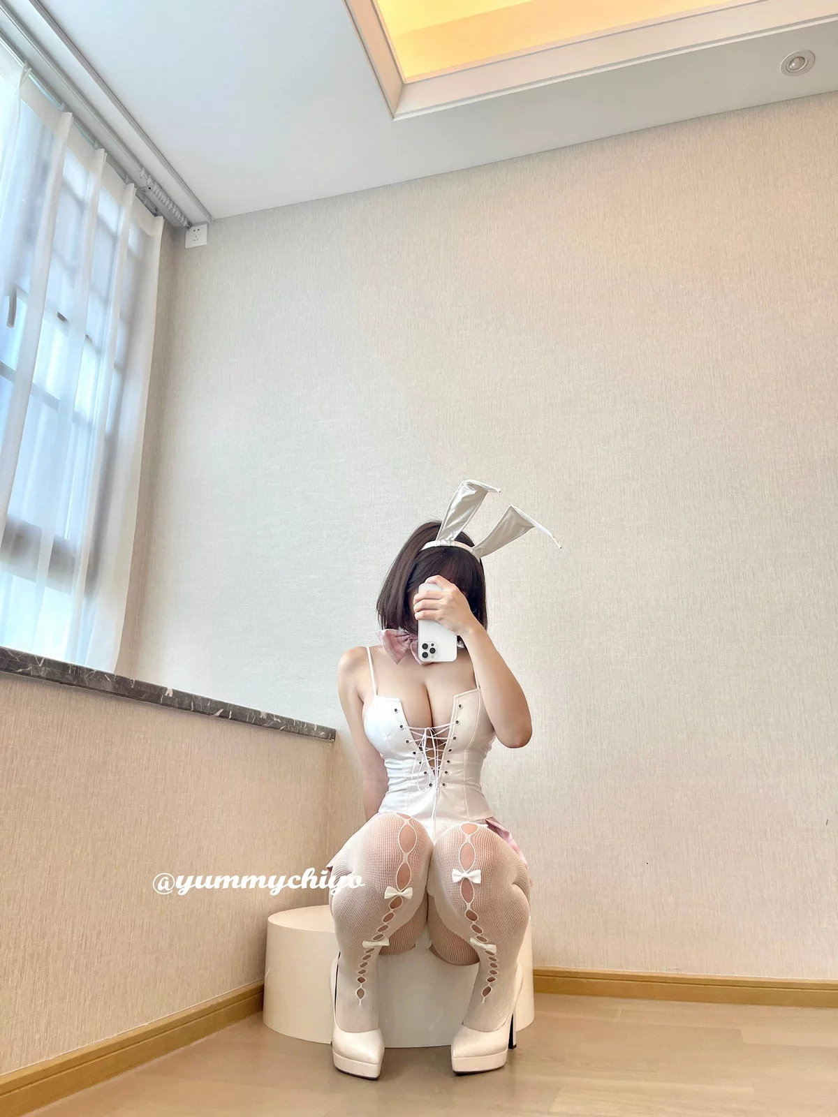 动漫博主小仓千代w-Twitter合集精选主题性感多套服饰+自拍系列迷人诱惑写真350P