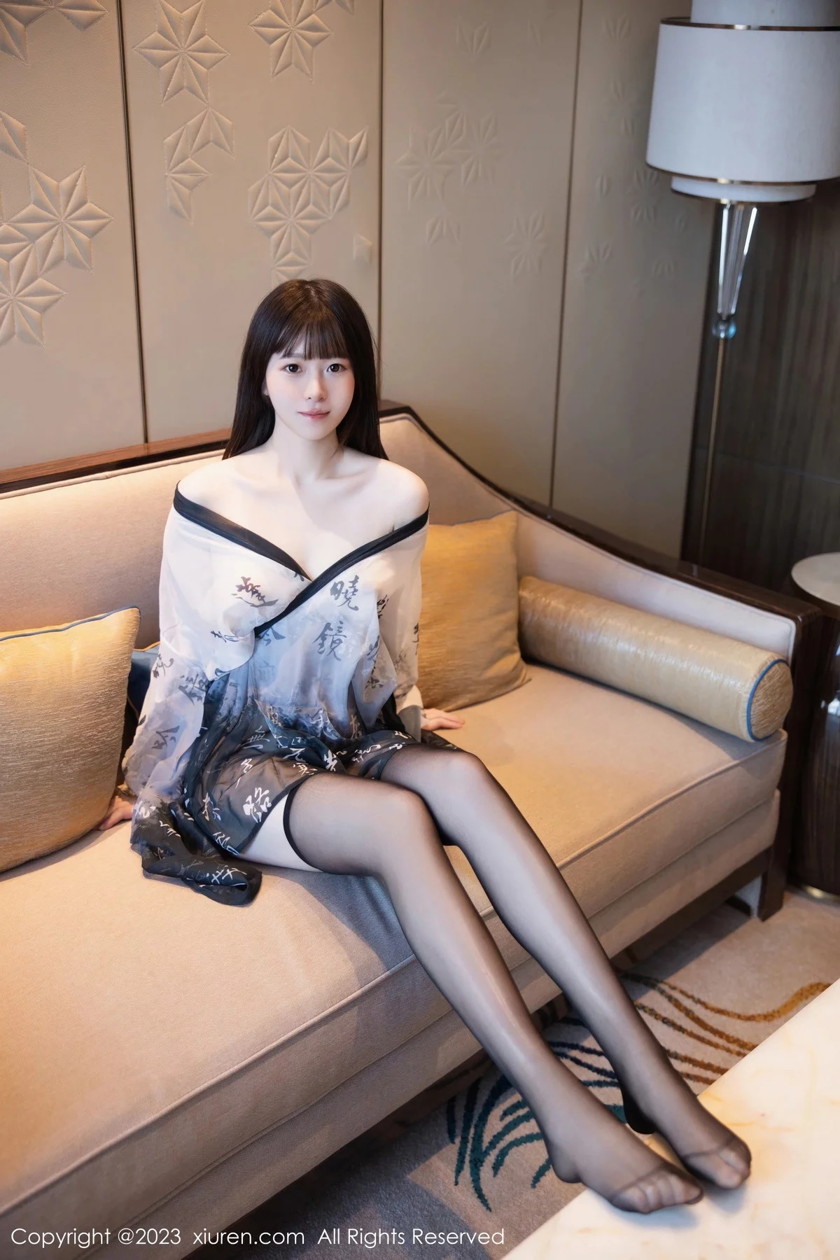 XiuRen第7459期_模特林悠悠性感黑白薄纱古装服饰配黑丝袜秀曼妙身姿诱惑写真84P