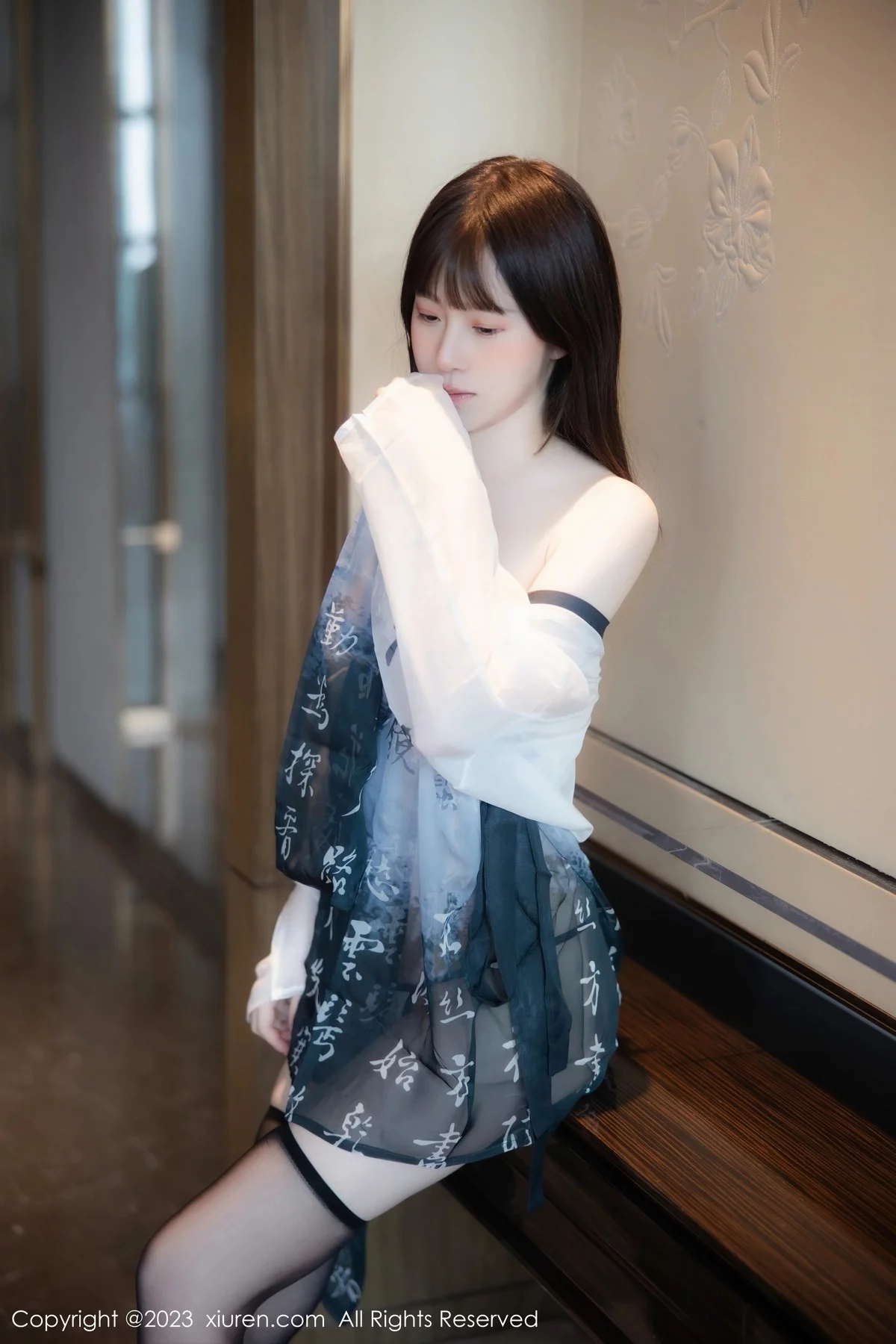 XiuRen第7459期_模特林悠悠性感黑白薄纱古装服饰配黑丝袜秀曼妙身姿诱惑写真84P