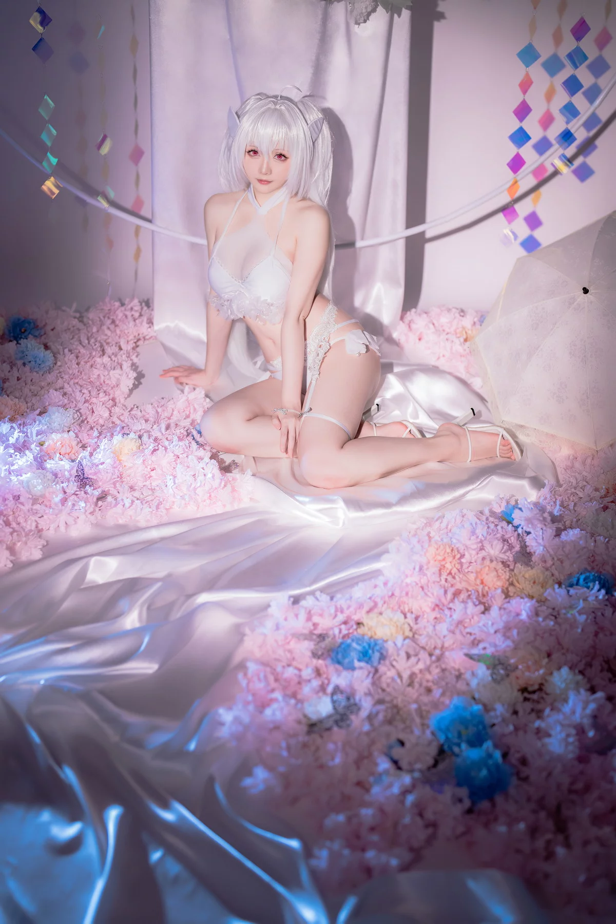 Coser小姐姐星之迟迟阿瓦隆女士主题性感精灵装扮白色内衣秀完美身材诱惑写真32P