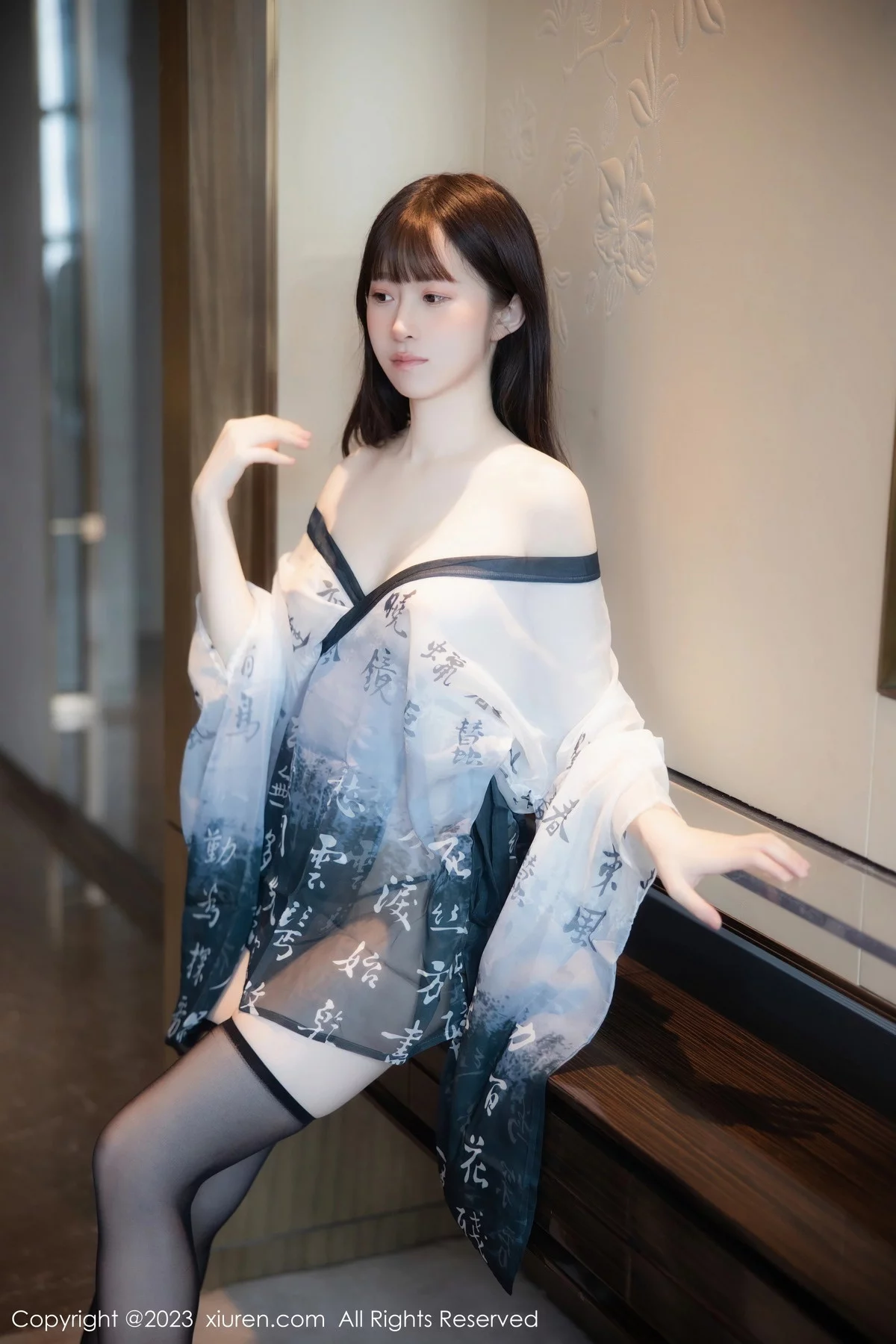 XiuRen第7459期_模特林悠悠性感黑白薄纱古装服饰配黑丝袜秀曼妙身姿诱惑写真84P