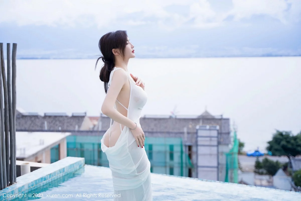 XiuRen第7461期_女神Carol周妍希泳池性感白色连衣长裙湿身秀丰满身材诱惑写真69P
