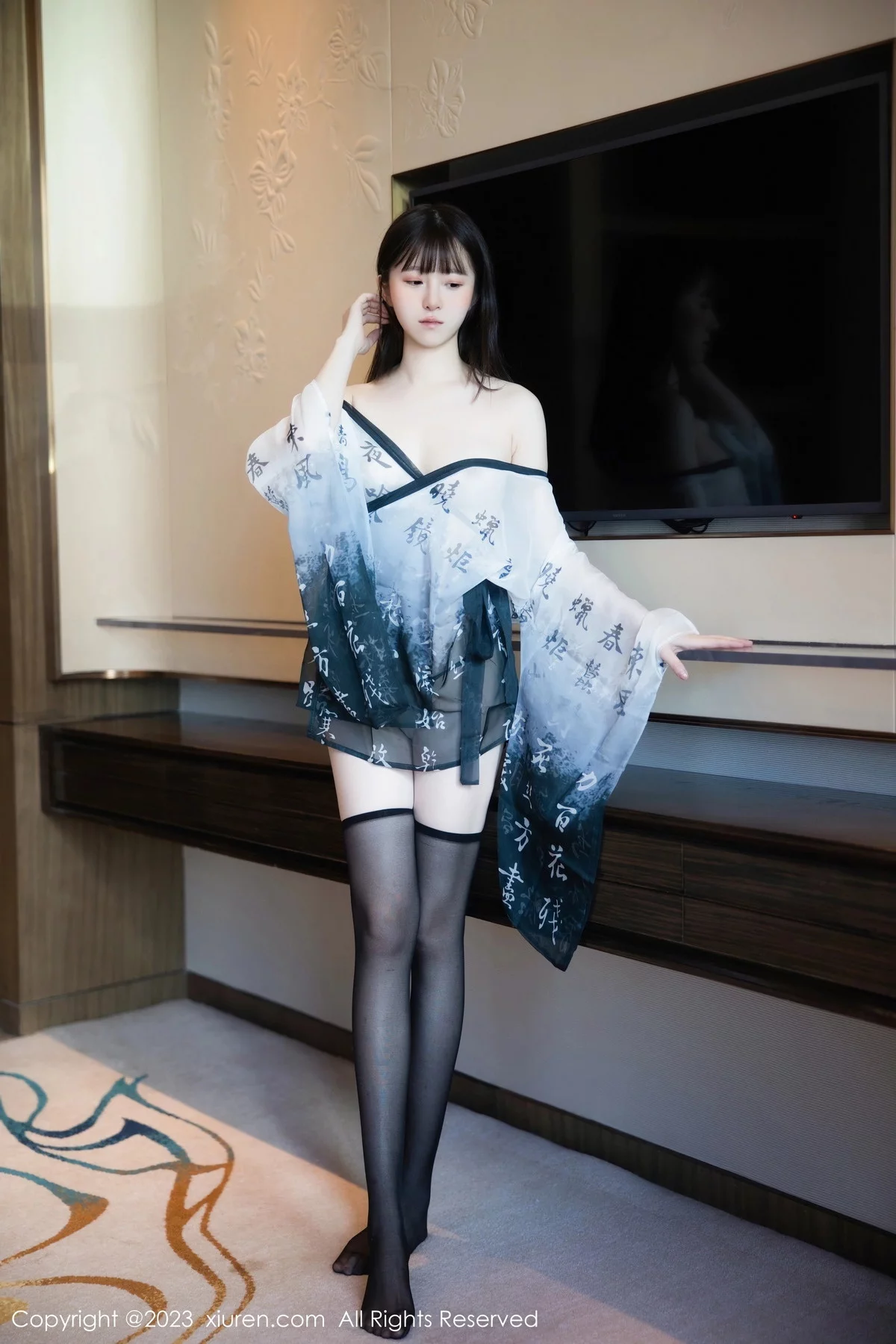 XiuRen第7459期_模特林悠悠性感黑白薄纱古装服饰配黑丝袜秀曼妙身姿诱惑写真84P