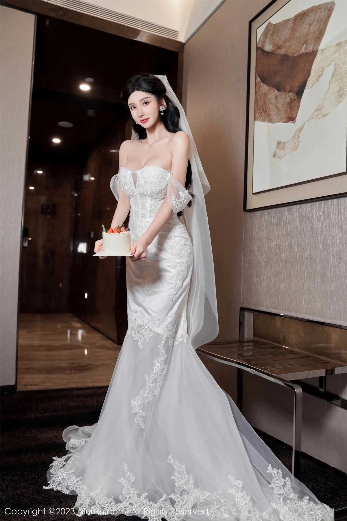XiuRen第7463期_女神周于希Sally性感白色婚纱+白色蕾丝情趣服饰完美诱惑写真100P