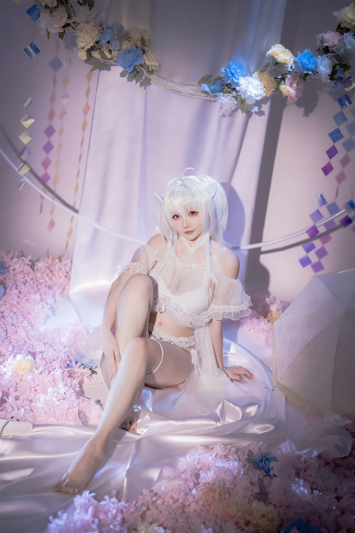 Coser小姐姐星之迟迟阿瓦隆女士主题性感精灵装扮白色内衣秀完美身材诱惑写真32P
