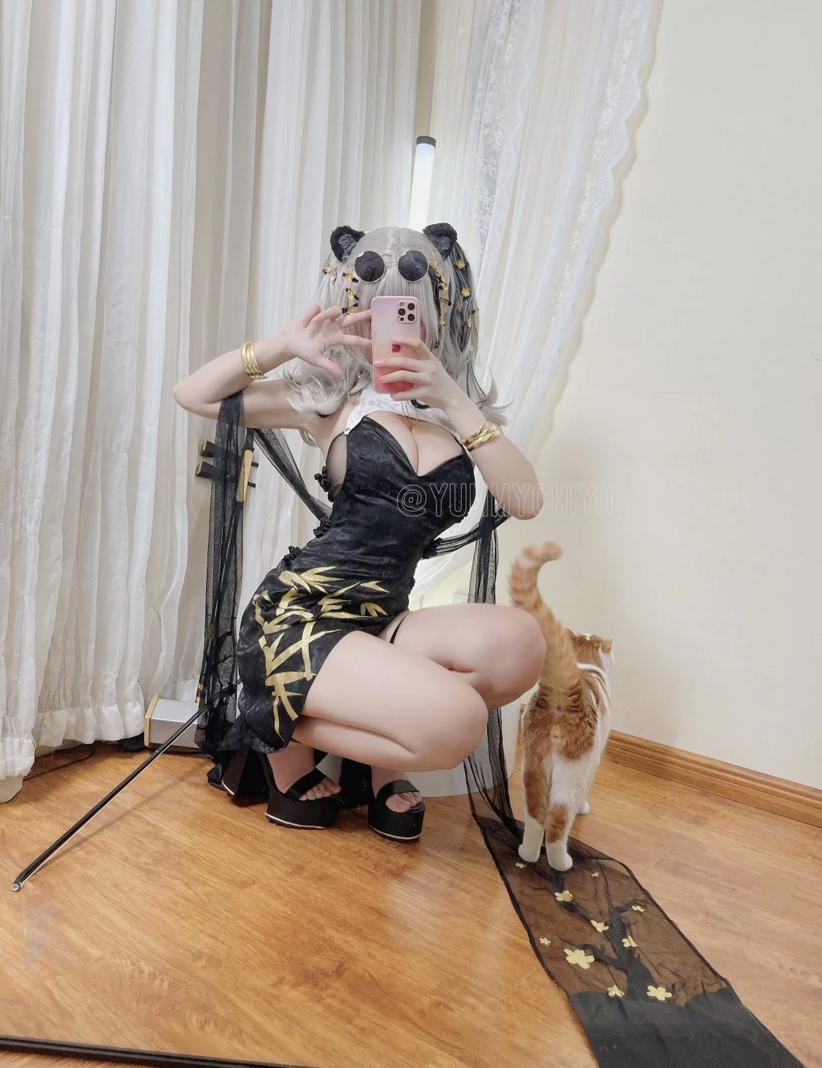 动漫博主小仓千代w-Twitter合集精选主题性感多套服饰+自拍系列迷人诱惑写真350P