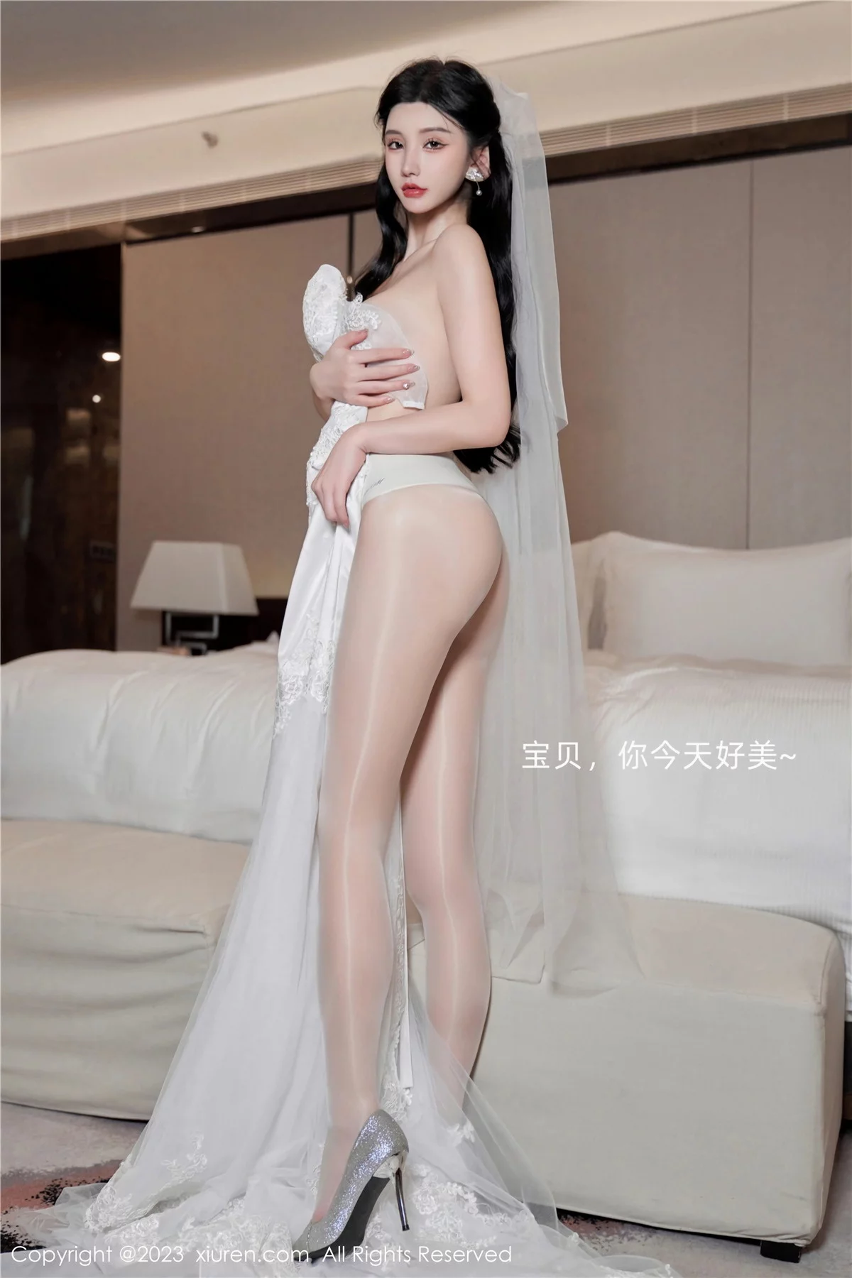 XiuRen第7463期_女神周于希Sally性感白色婚纱+白色蕾丝情趣服饰完美诱惑写真100P