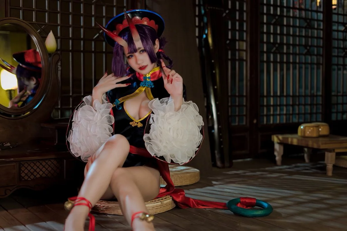 动漫博主小仓千代w-Twitter合集精选主题性感多套服饰+自拍系列迷人诱惑写真350P