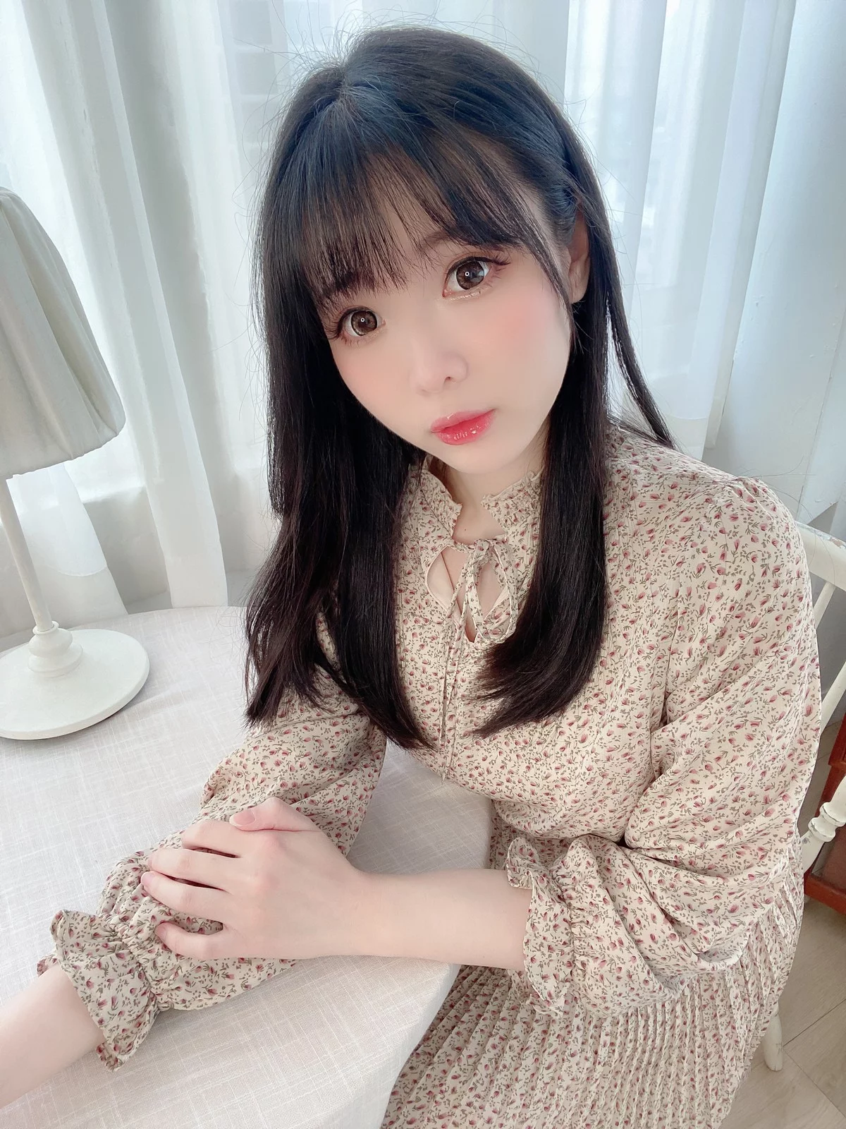 微博妹纸霜月shimo私服主题私房床上脱花色睡裙露性感肉色蕾丝内衣惹火诱惑写真31P