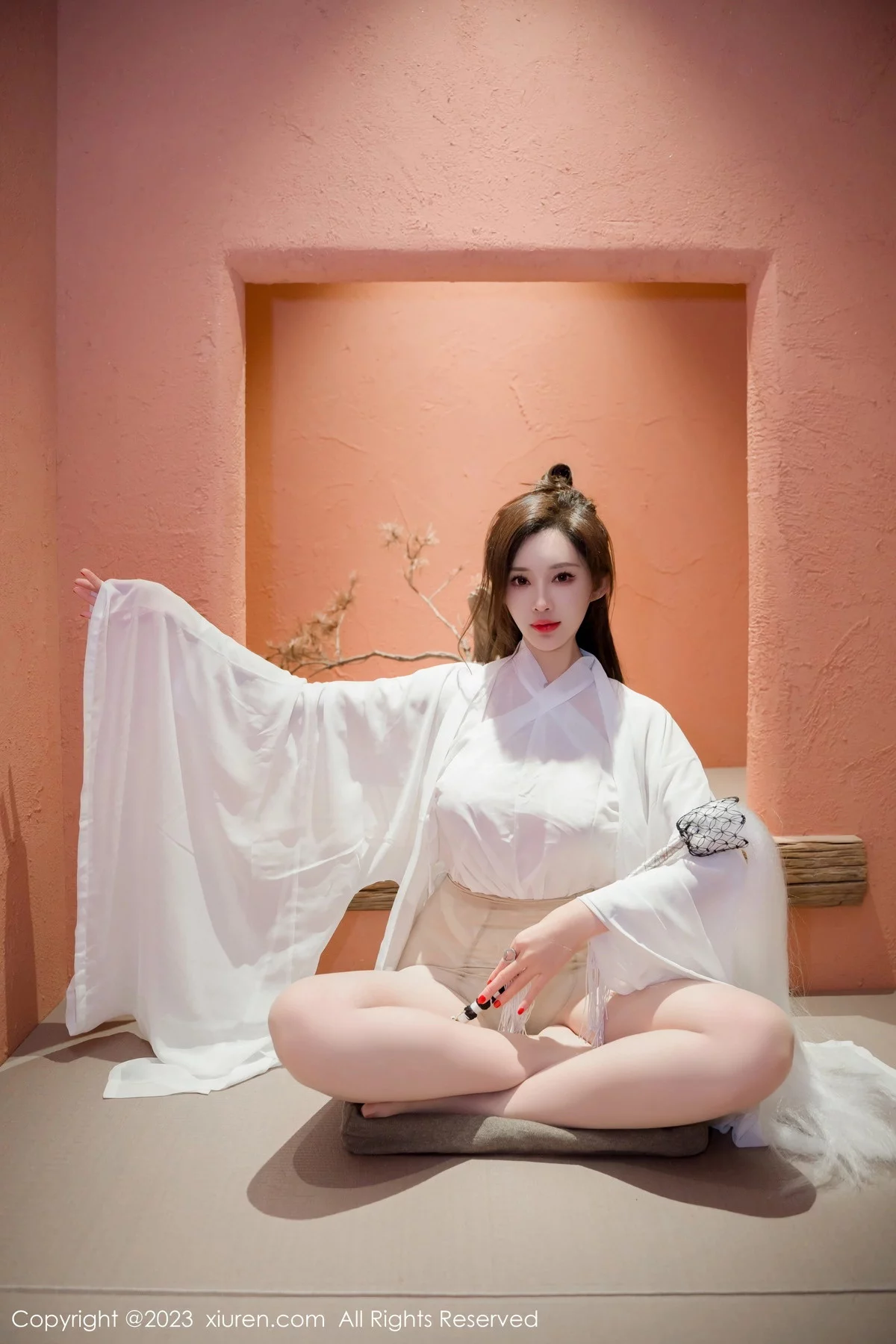XiuRen第7466期_女神Carol周妍希仙姑造型白色道袍服配超薄肉丝秀美腿诱惑写真95P