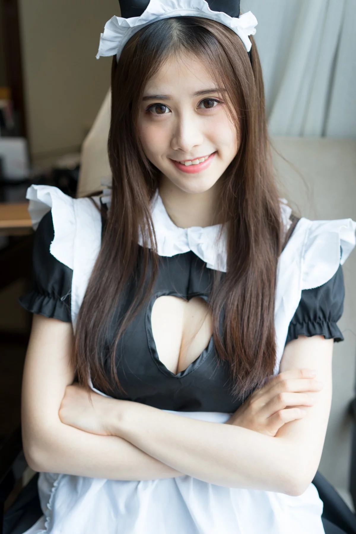 B站女主播一只小仙若黑丝女仆主题性感吊带长裙+黑色女仆装配黑丝袜诱惑写真68P