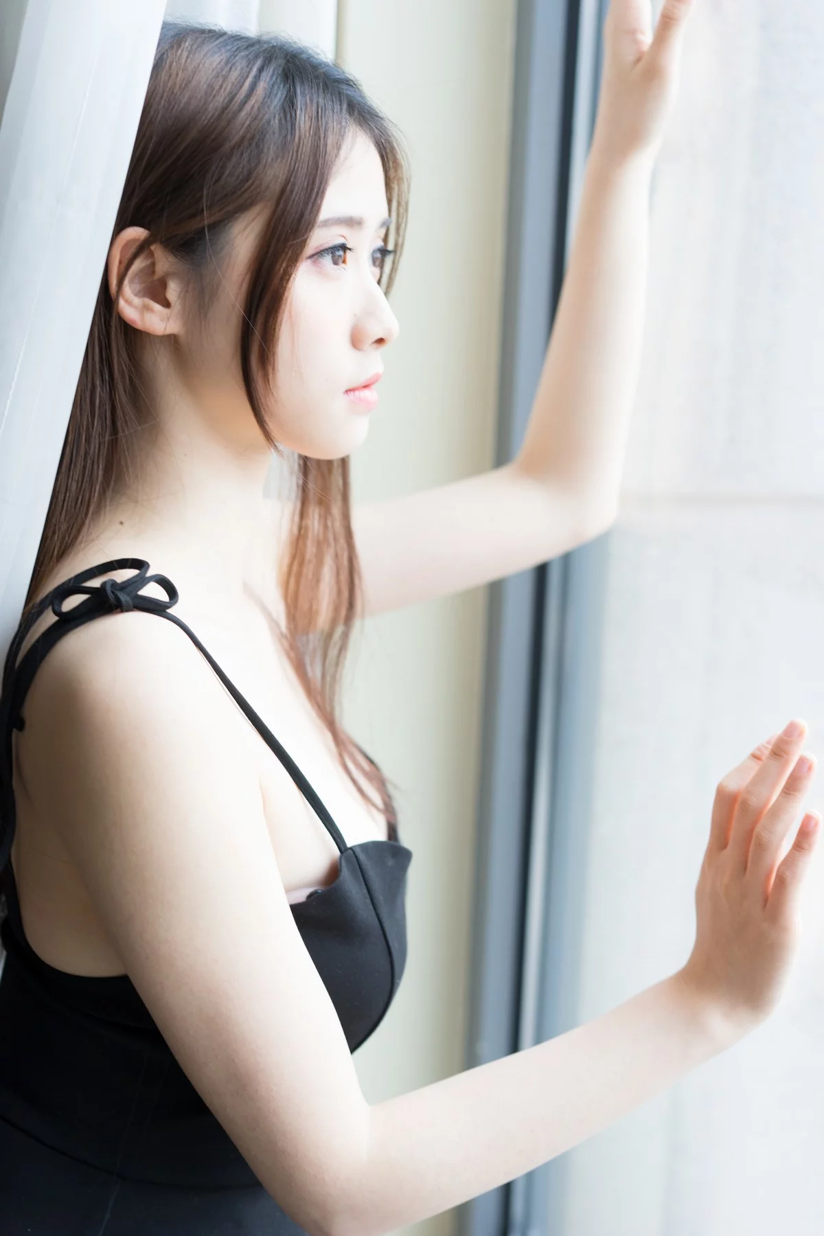 B站女主播一只小仙若黑丝女仆主题性感吊带长裙+黑色女仆装配黑丝袜诱惑写真68P
