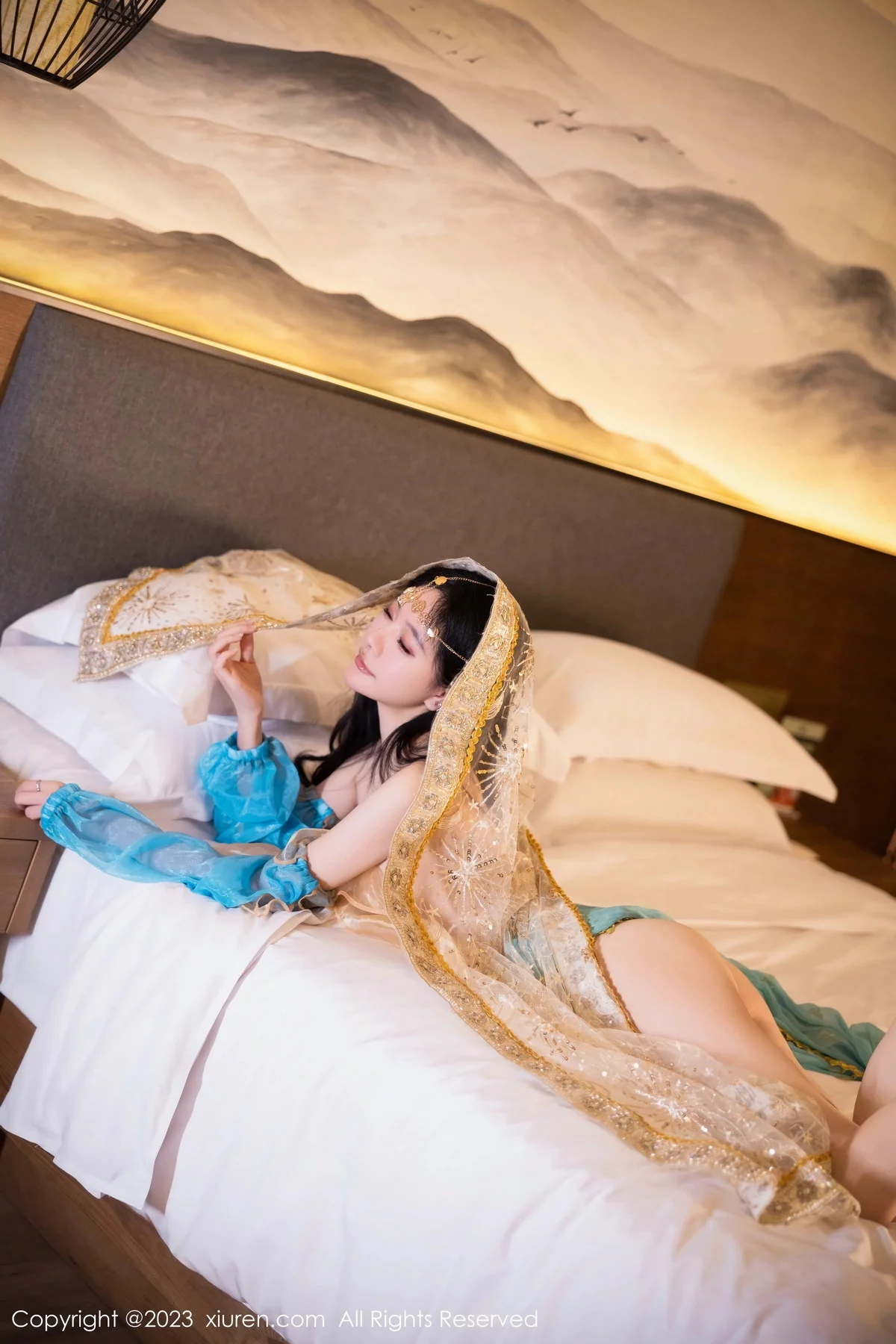 XiuRen第7469期_模特幼幼性感蓝色西域舞娘短裙露黑色内裤秀白嫩美腿诱惑写真82P