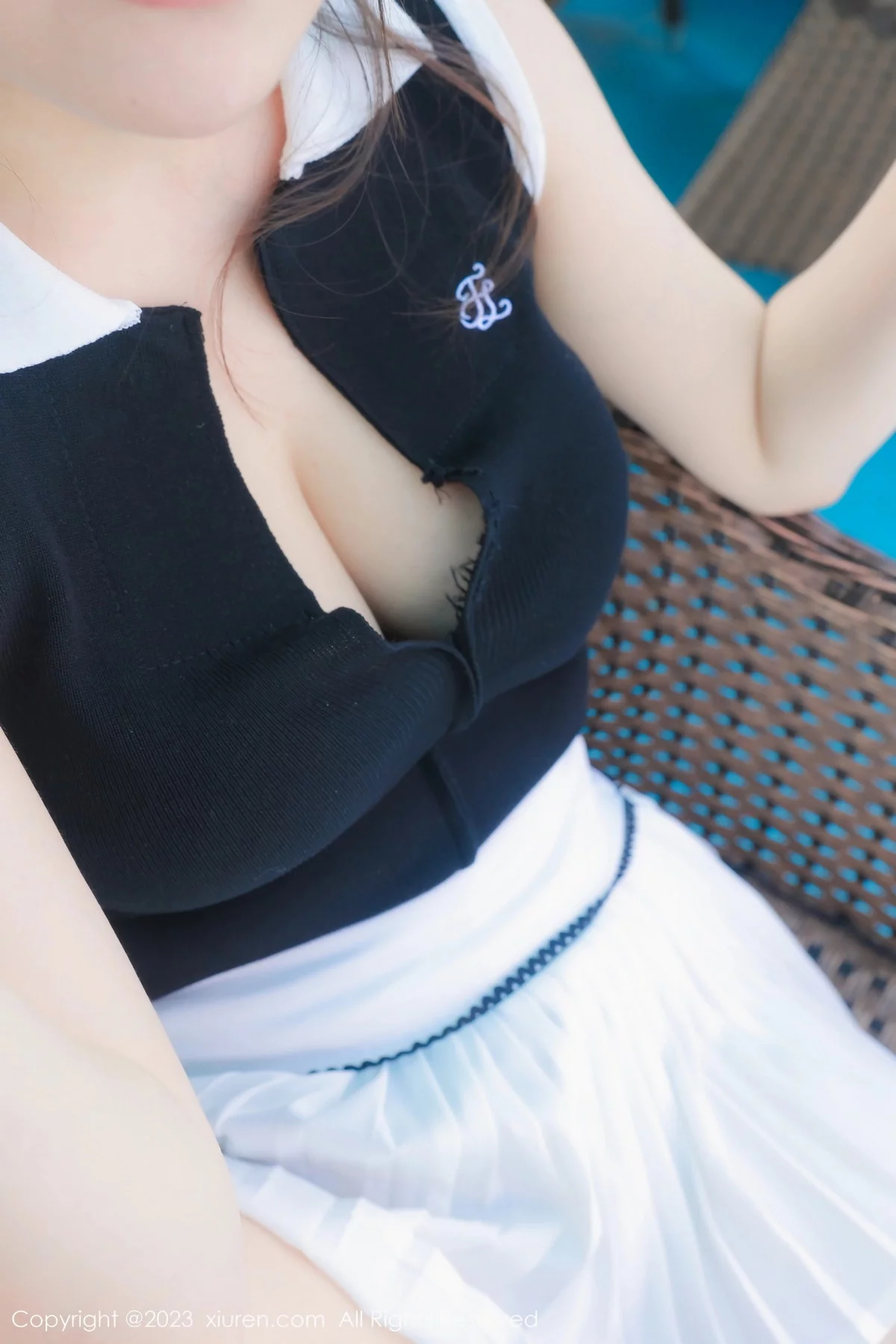 XiuRen第7467期_模特豆瓣酱性感白色短裙网球运动服饰秀翘臀美腿撩人诱惑写真80P