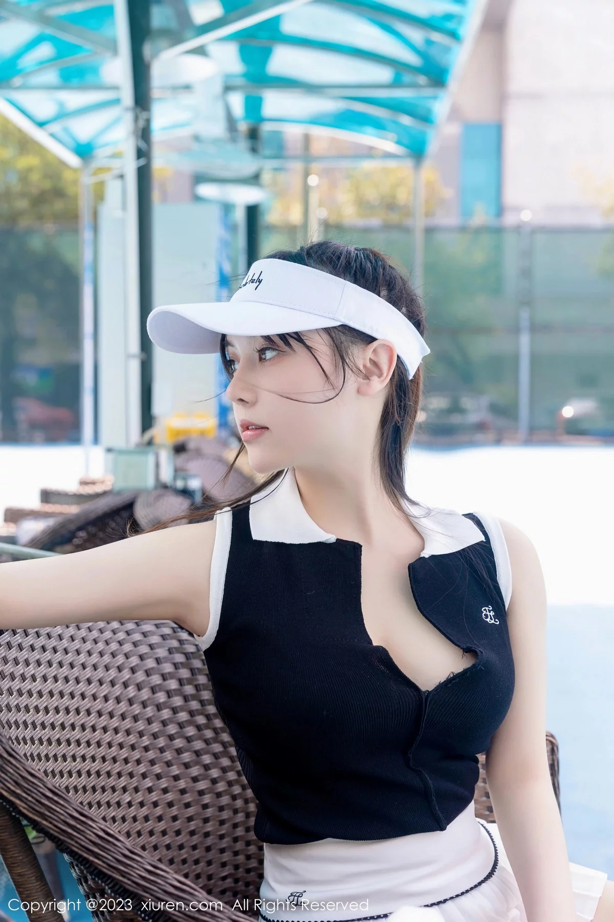 XiuRen第7467期_模特豆瓣酱性感白色短裙网球运动服饰秀翘臀美腿撩人诱惑写真80P