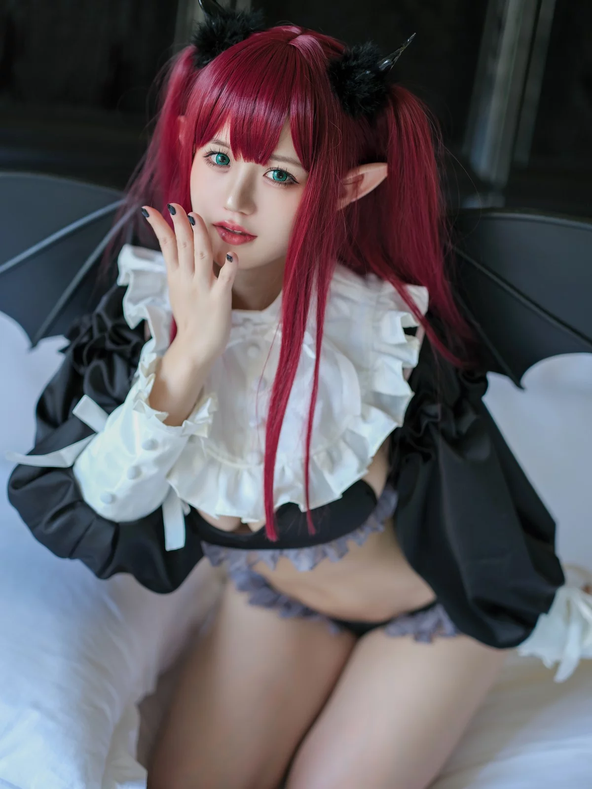 动漫博主小仓千代w梦魔扰利兹主题女魅魔装扮性感黑色内衣秀丰满身材诱惑写真30P