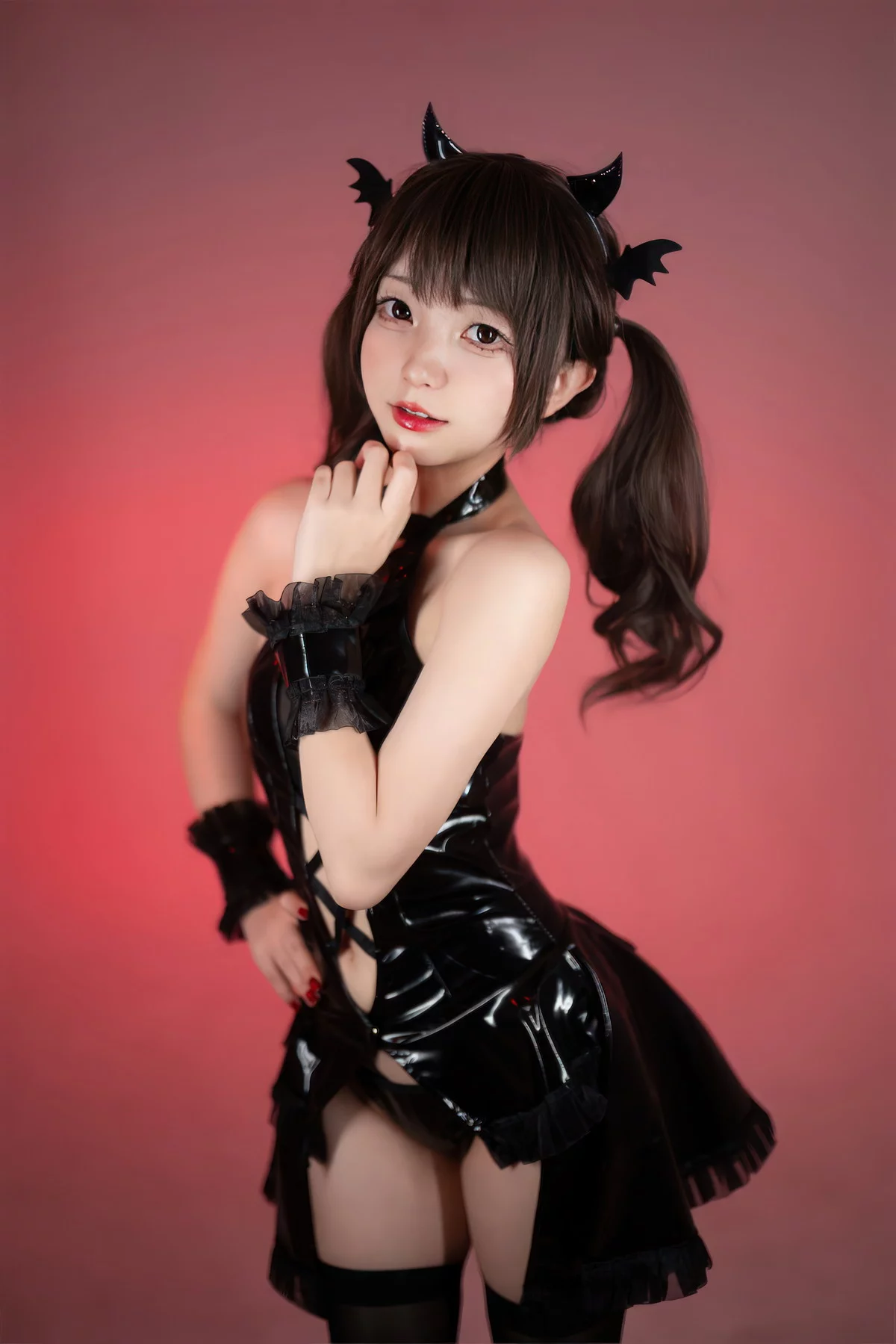 网络美女花铃小恶魔主题性感黑色皮质服饰配黑丝袜秀完美身材撩人诱惑写真85P
