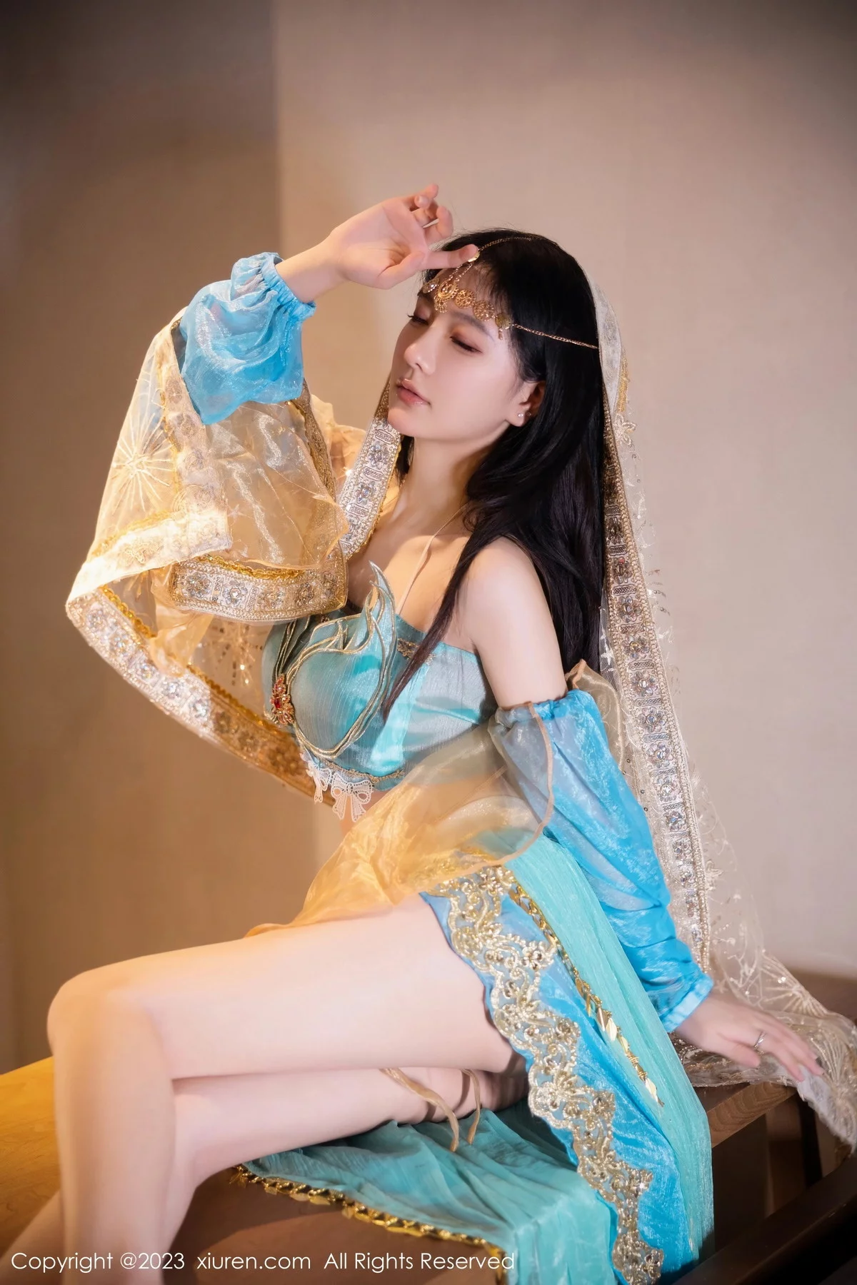 XiuRen第7469期_模特幼幼性感蓝色西域舞娘短裙露黑色内裤秀白嫩美腿诱惑写真82P
