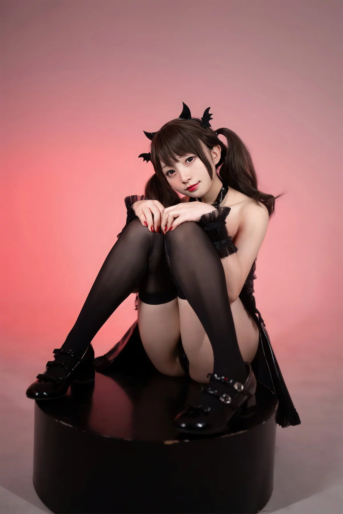 网络美女花铃小恶魔主题性感黑色皮质服饰配黑丝袜秀完美身材撩人诱惑写真85P