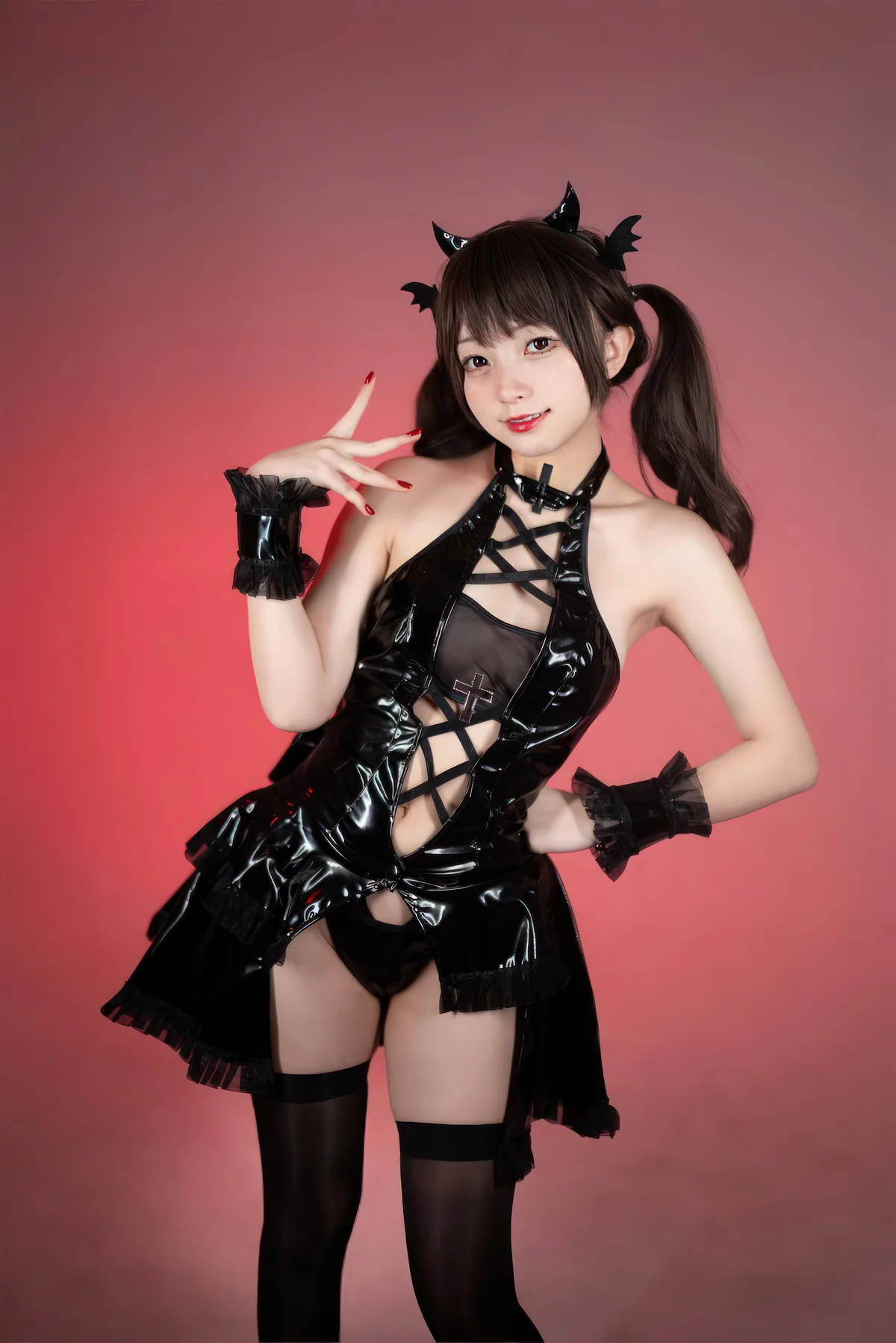网络美女花铃小恶魔主题性感黑色皮质服饰配黑丝袜秀完美身材撩人诱惑写真85P