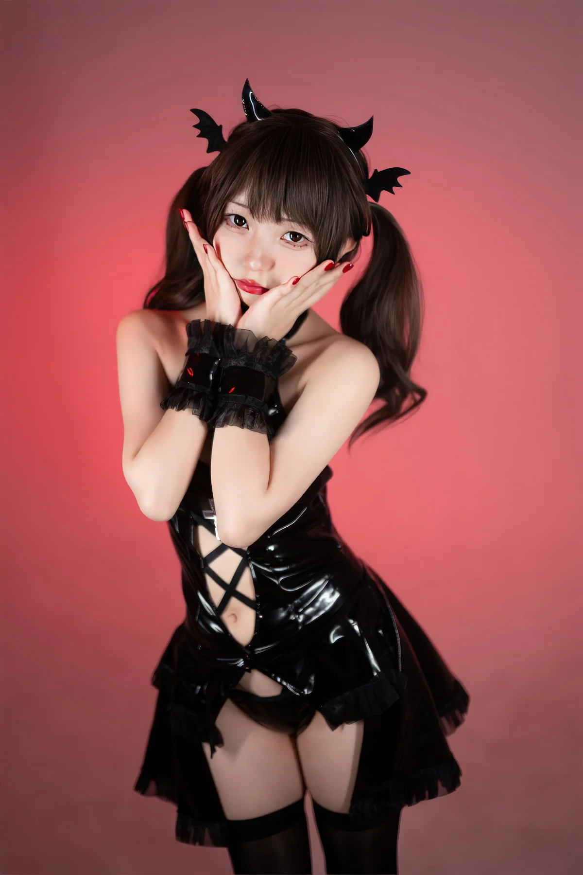 网络美女花铃小恶魔主题性感黑色皮质服饰配黑丝袜秀完美身材撩人诱惑写真85P