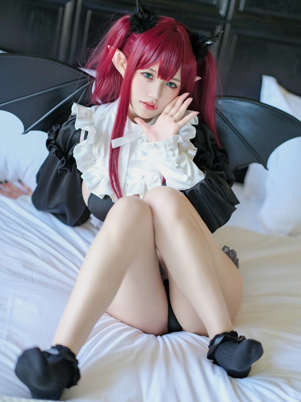 动漫博主小仓千代w梦魔扰利兹主题女魅魔装扮性感黑色内衣秀丰满身材诱惑写真30P