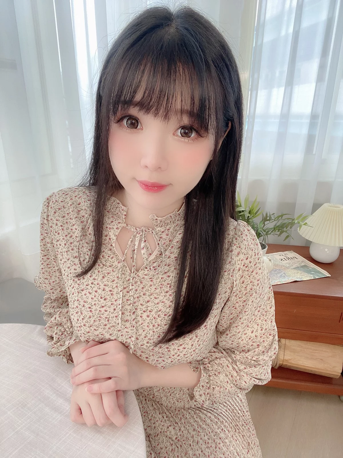 微博妹纸霜月shimo私服主题私房床上脱花色睡裙露性感肉色蕾丝内衣惹火诱惑写真31P