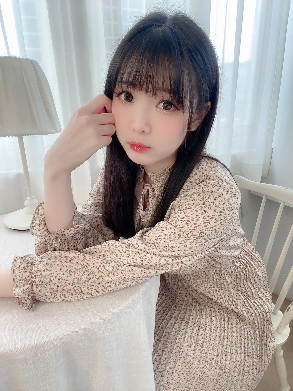 微博妹纸霜月shimo私服主题私房床上脱花色睡裙露性感肉色蕾丝内衣惹火诱惑写真31P