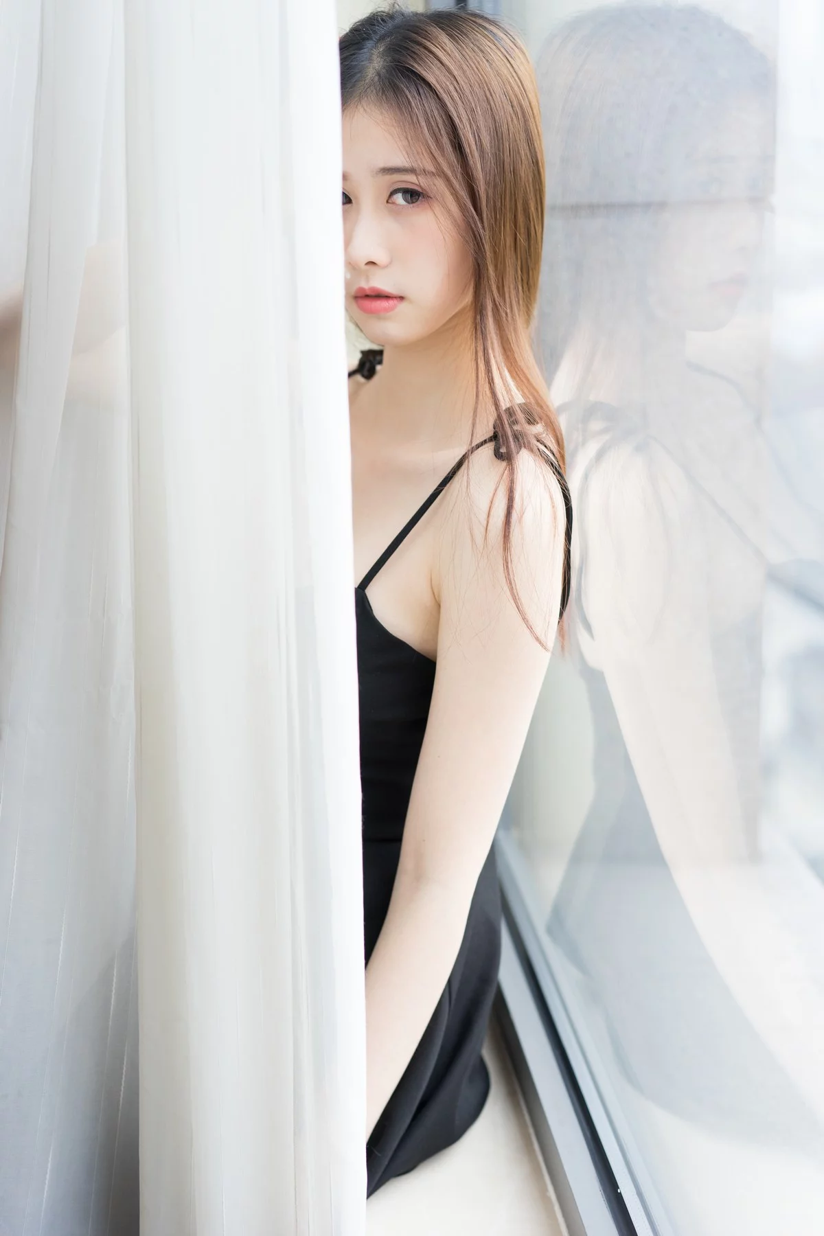 B站女主播一只小仙若黑丝女仆主题性感吊带长裙+黑色女仆装配黑丝袜诱惑写真68P
