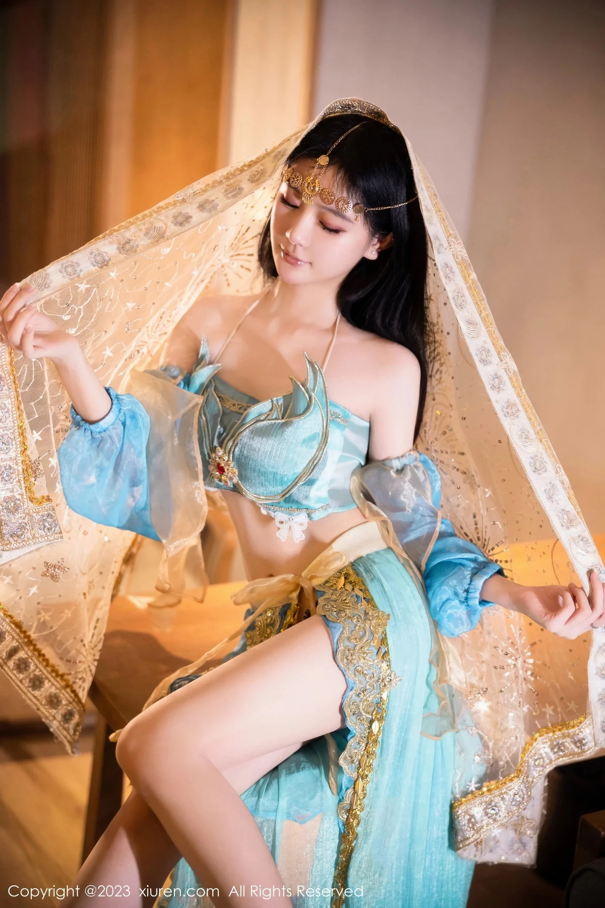 XiuRen第7469期_模特幼幼性感蓝色西域舞娘短裙露黑色内裤秀白嫩美腿诱惑写真82P