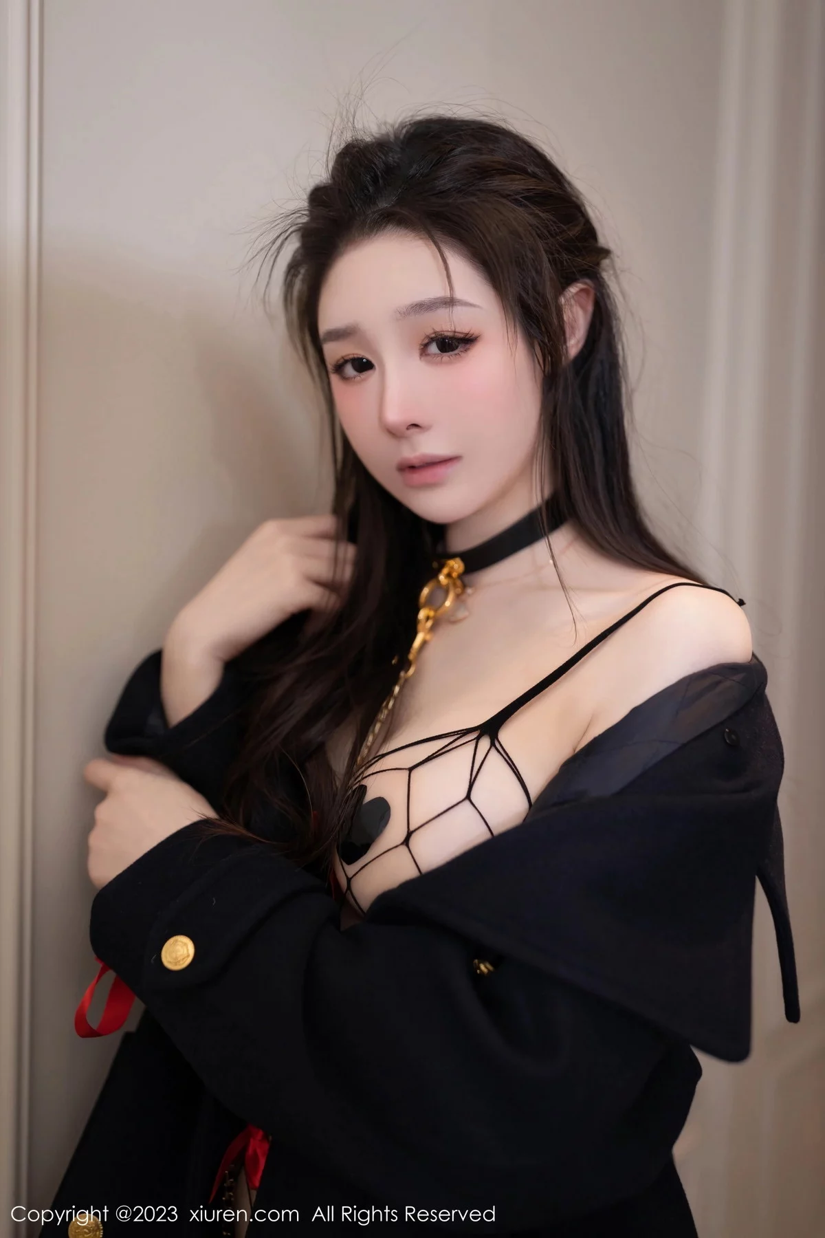 XiuRen第7474_模特小逗逗捆绑主题性感黑色网格情趣服配黑丝袜撩人诱惑写真78P