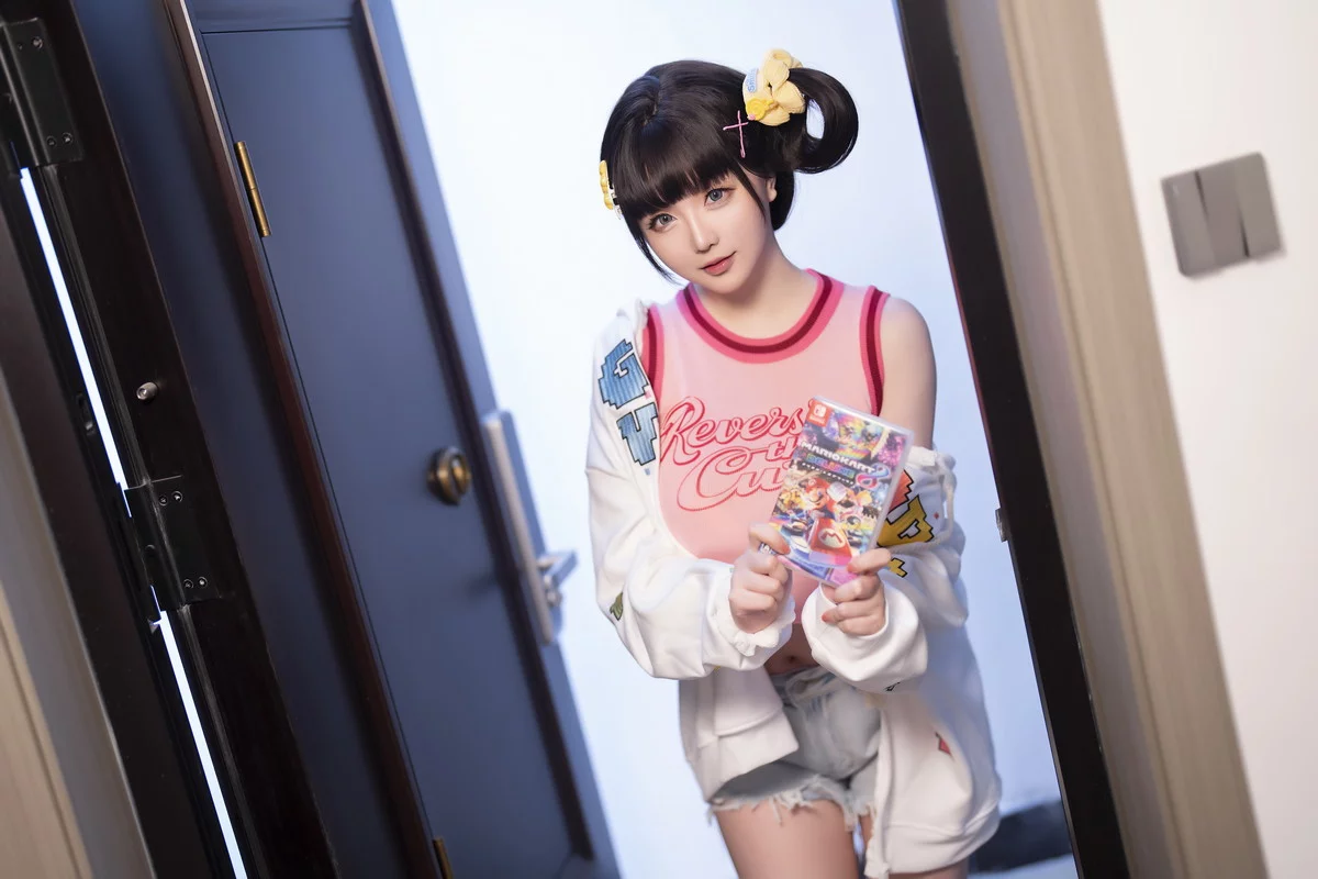 Coser小姐姐星之迟迟邻家的小鬼头妹妹主题性感绒毛内衣+蕾丝内衣完美诱惑写真134P