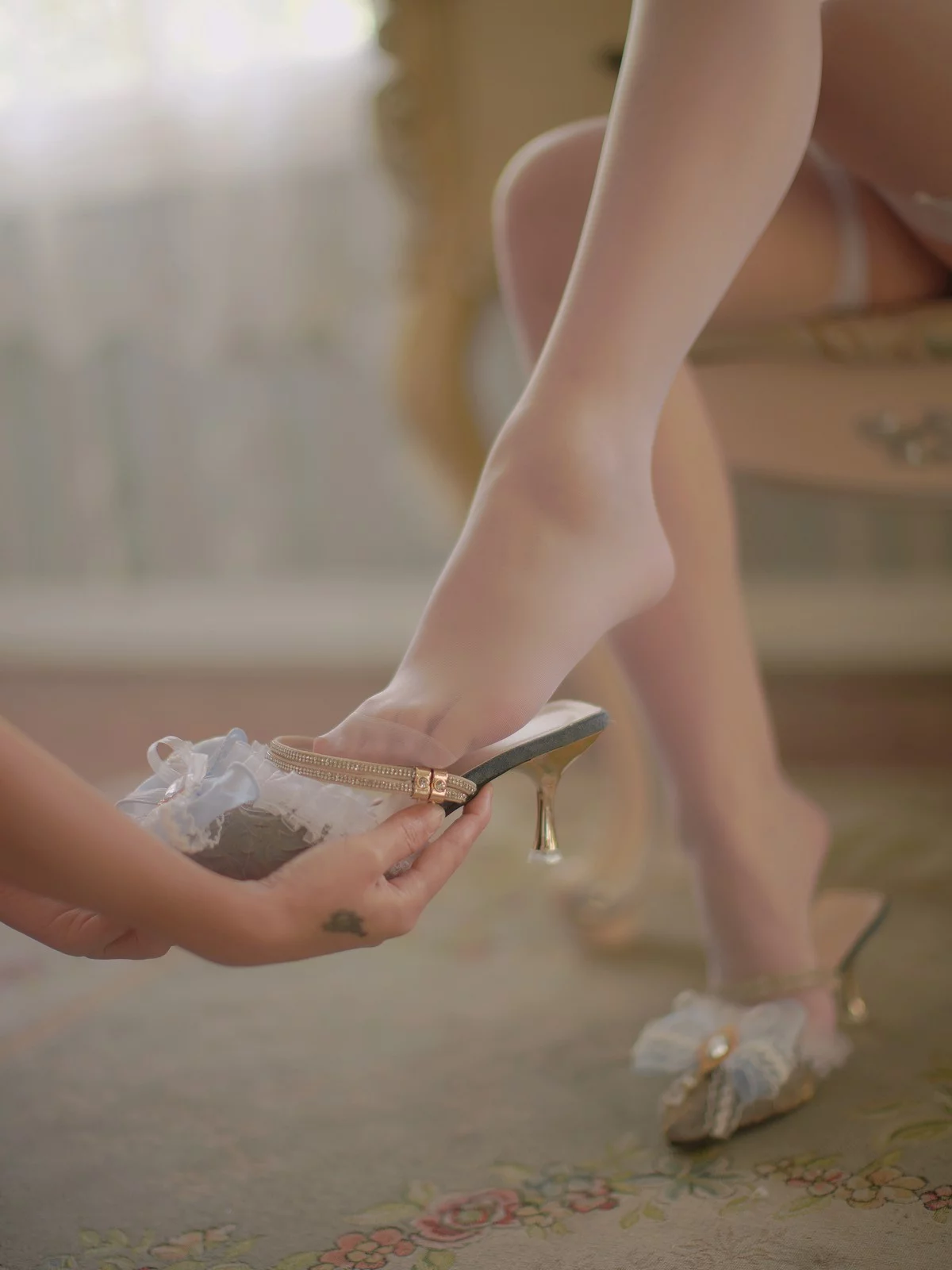 网络美女一北亦北洛可可时代X绅士版主题私房性感情趣内衣配蕾丝吊袜诱惑写真54P