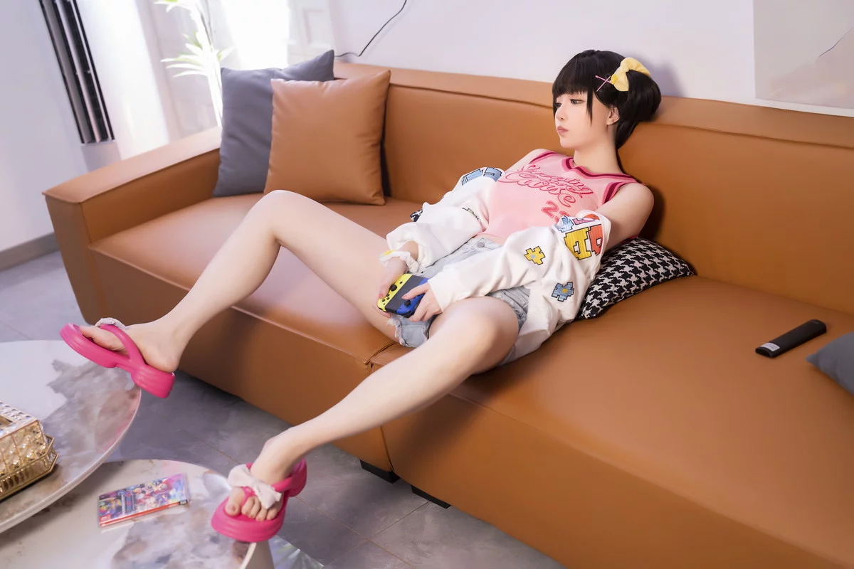 Coser小姐姐星之迟迟邻家的小鬼头妹妹主题性感绒毛内衣+蕾丝内衣完美诱惑写真134P