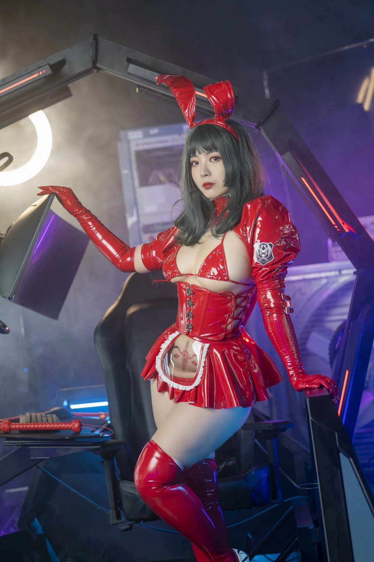 动漫博主珟_珏Dita暗黑兔女郎主题性感红色皮质兔女郎服饰秀翘臀美腿诱惑写真40P
