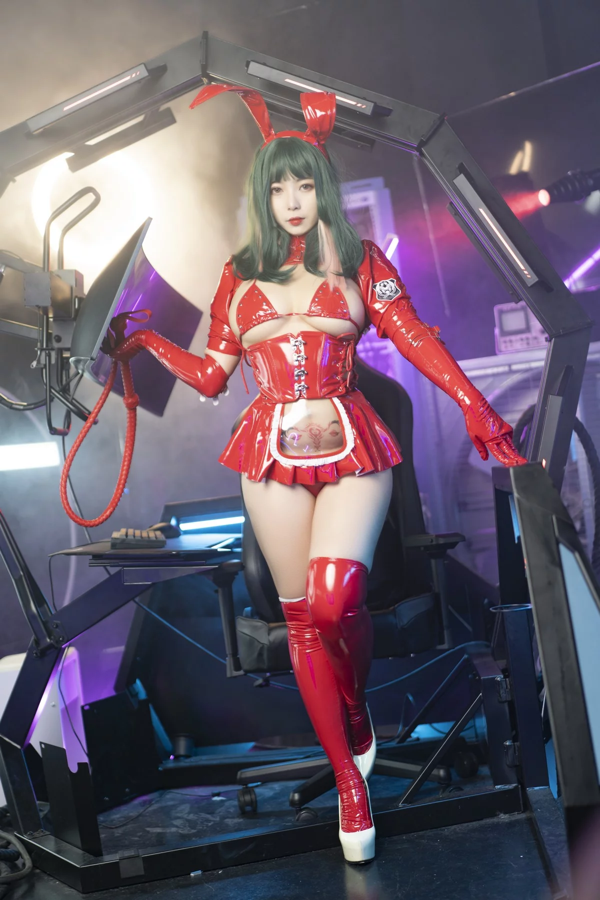 动漫博主珟_珏Dita暗黑兔女郎主题性感红色皮质兔女郎服饰秀翘臀美腿诱惑写真40P