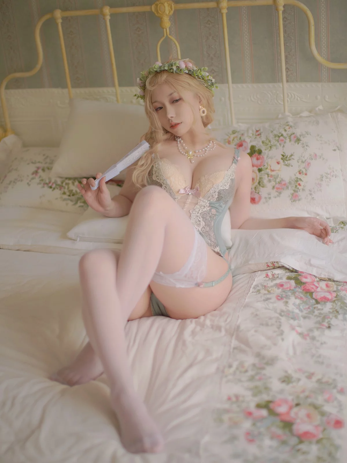 网络美女一北亦北洛可可时代X绅士版主题私房性感情趣内衣配蕾丝吊袜诱惑写真54P